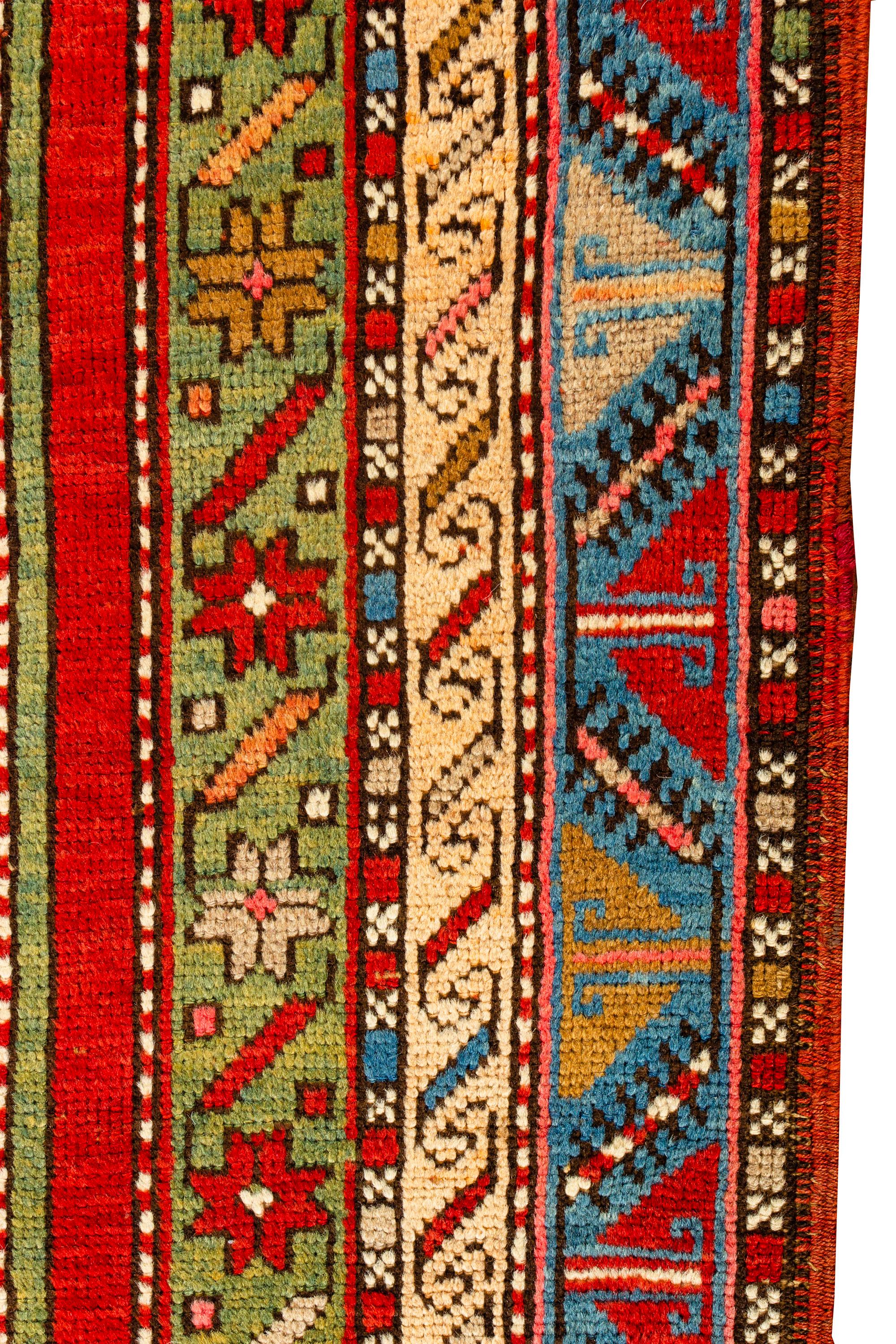 Antiker kaukasischer Kazak, um 1880  4'4 x 7'8 (Wolle) im Angebot