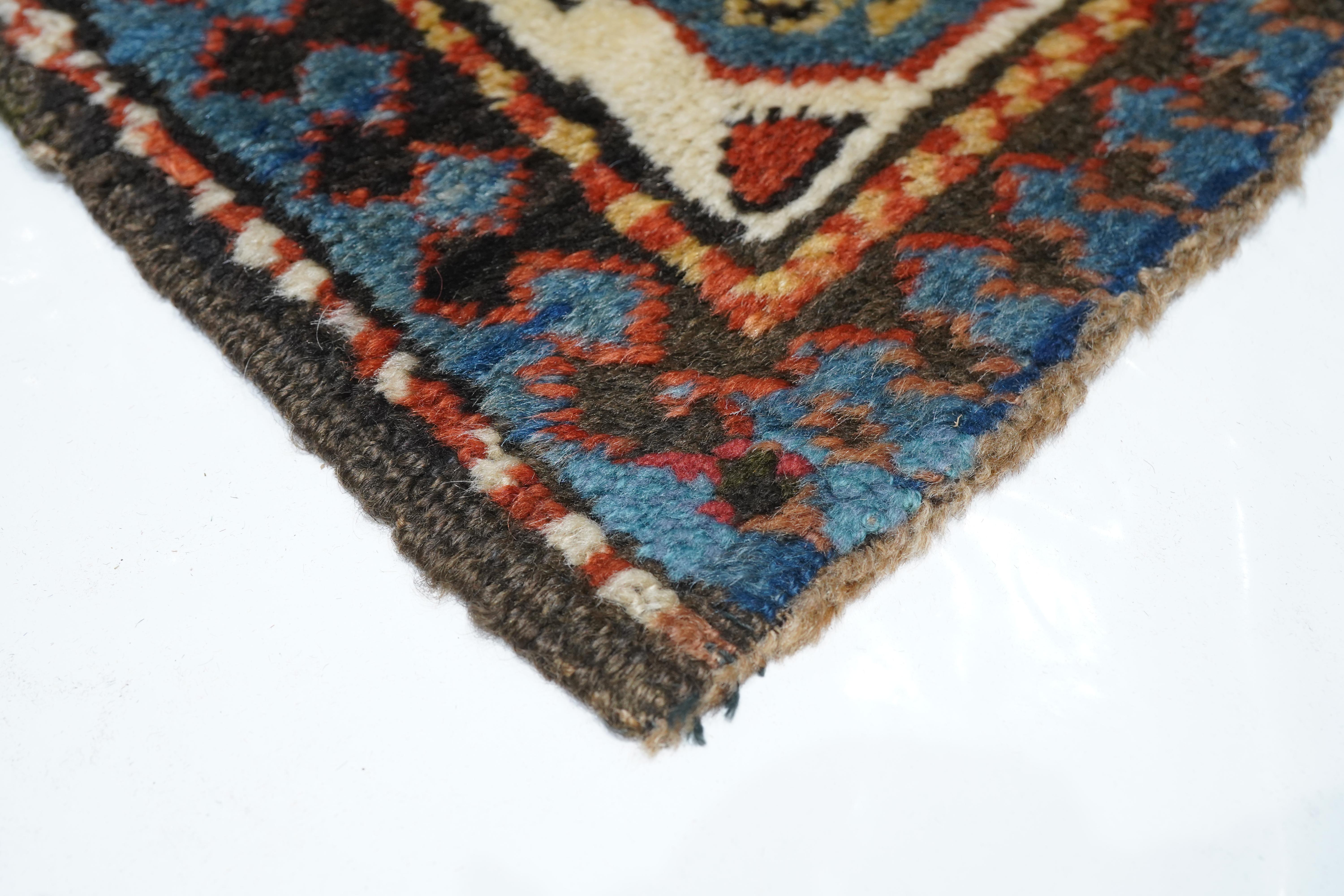 Russe Tapis Kazak caucasien ancien 3'10'' x 7'7'' en vente