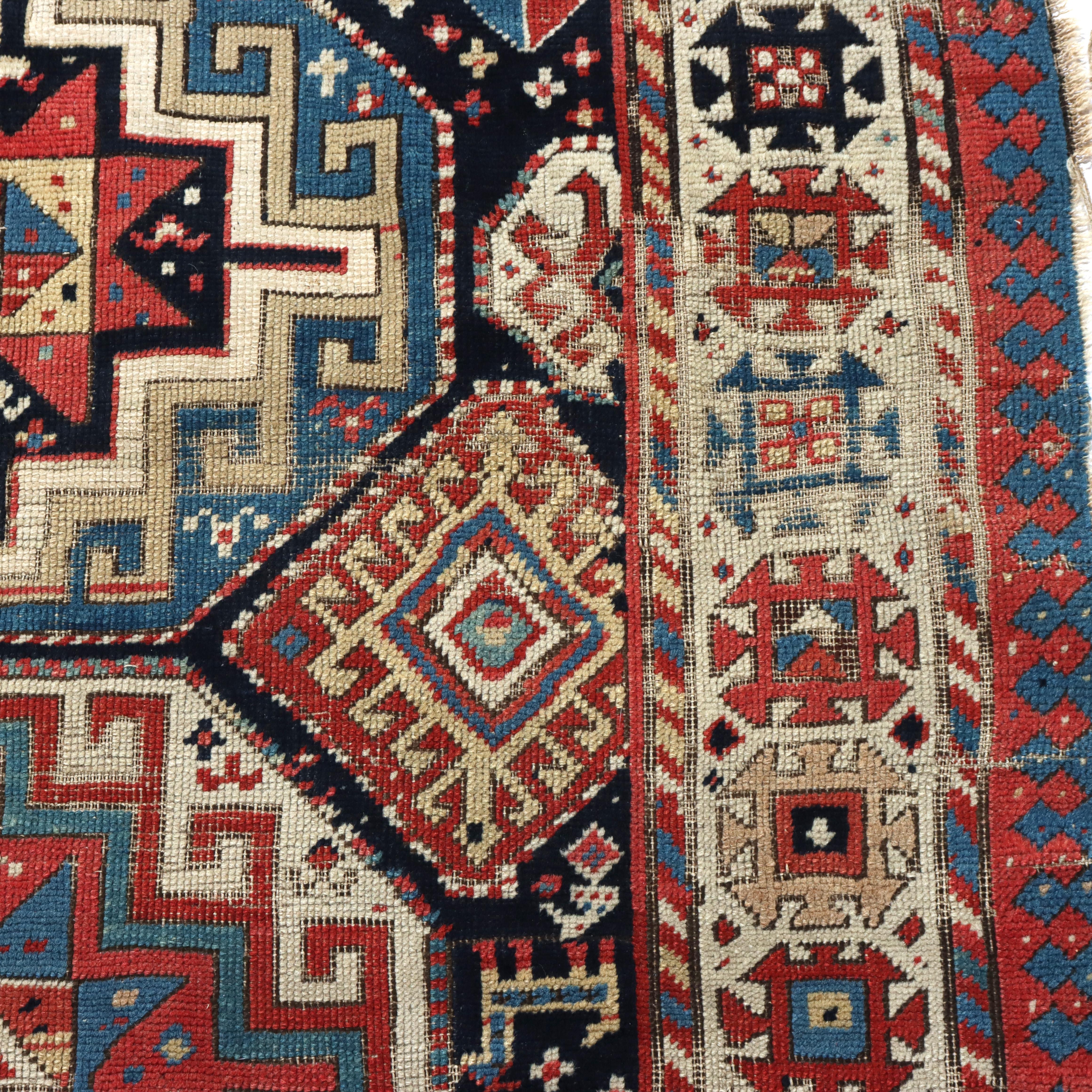 Antiker kaukasischer Kazak Langer Teppich C1900 im Angebot 5