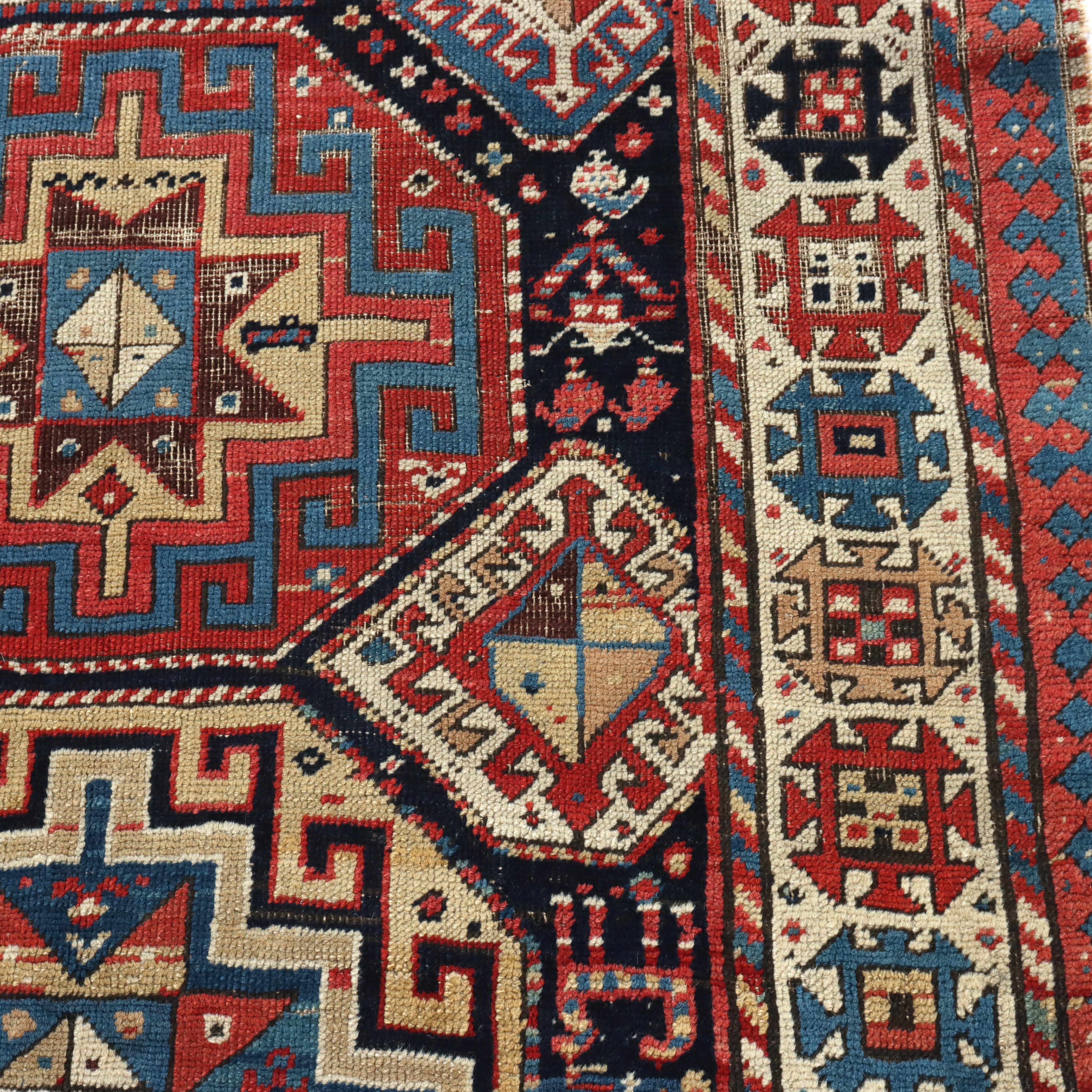 Antiker kaukasischer Kazak Langer Teppich C1900 im Angebot 4
