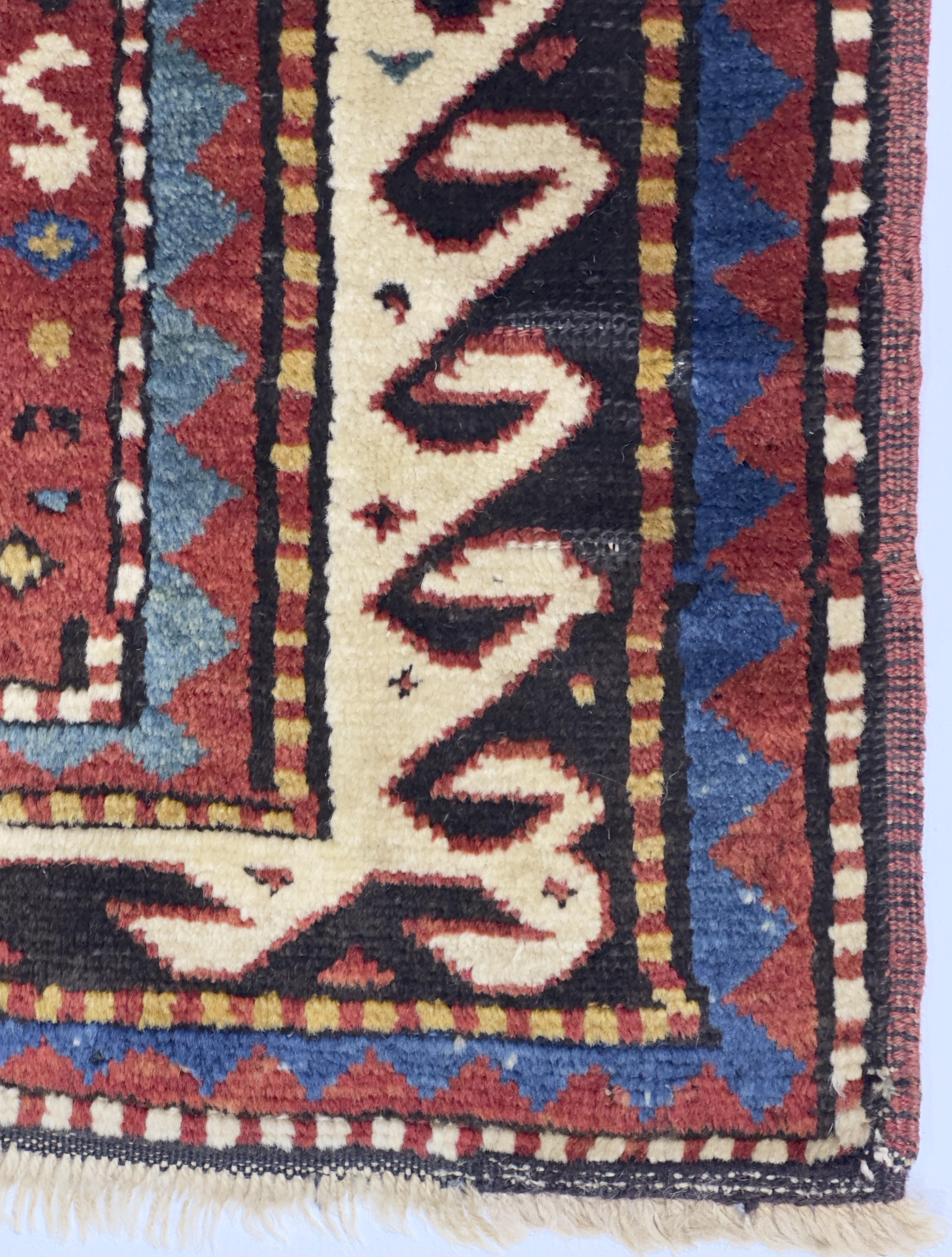 Antiker kaukasischer Kazak Teppich 2'11