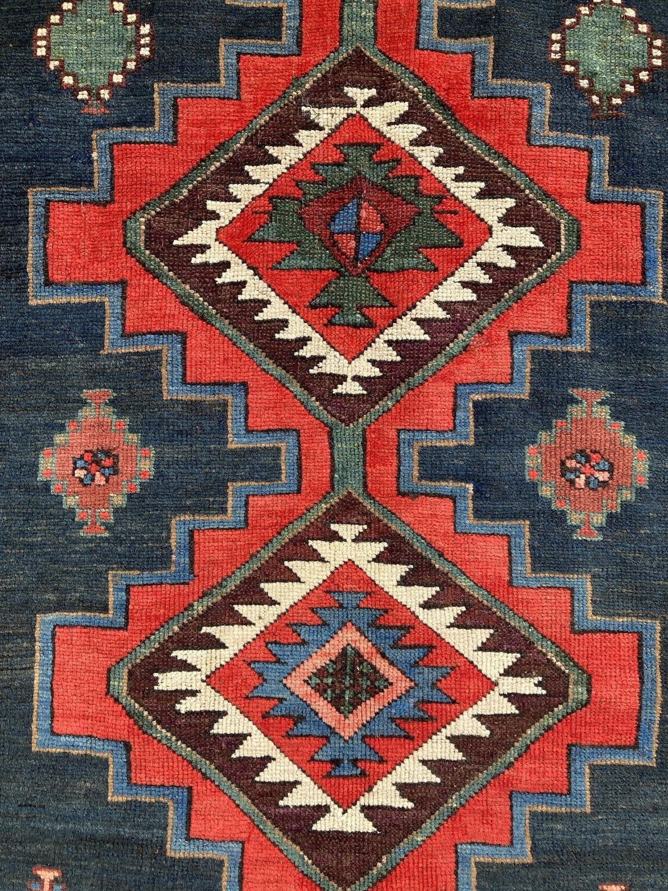 Tapis du Kazak caucasien ancien de 2,34 m x 1,18 m en vente 8