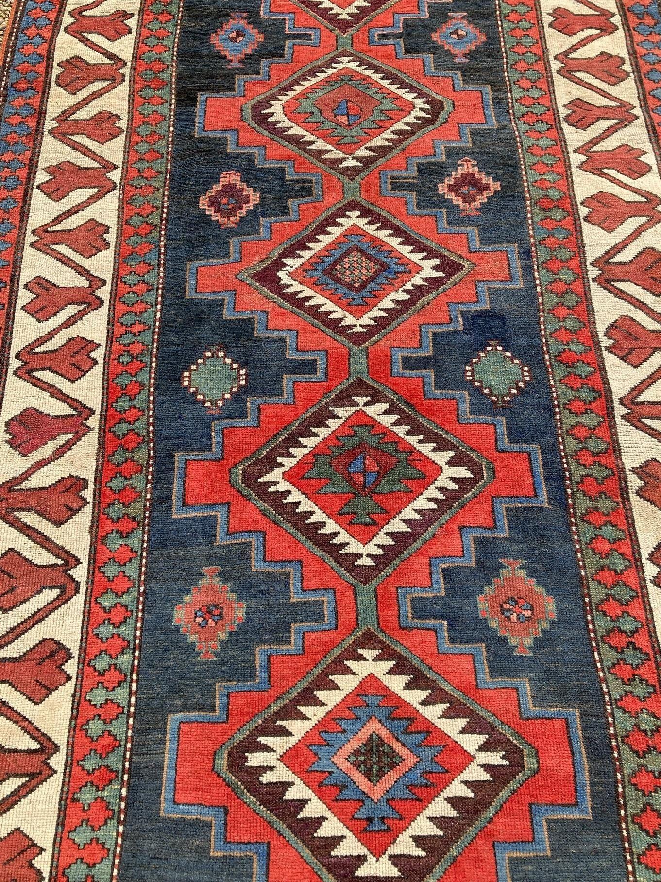 Antiker kaukasischer Kazak-Teppich 2,34 m x 1,18 m im Angebot 2