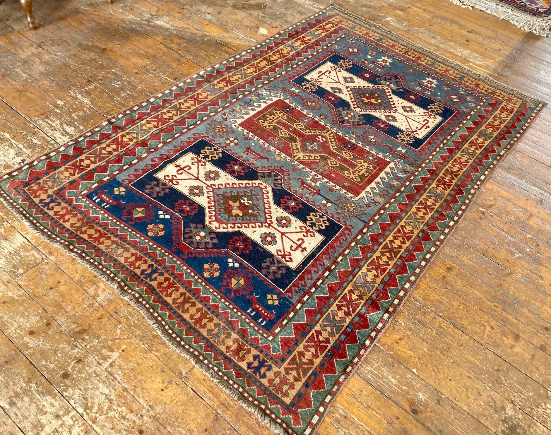 Début du 20ème siècle Ancien tapis caucasien Kazak 2.43m x 1.62m en vente