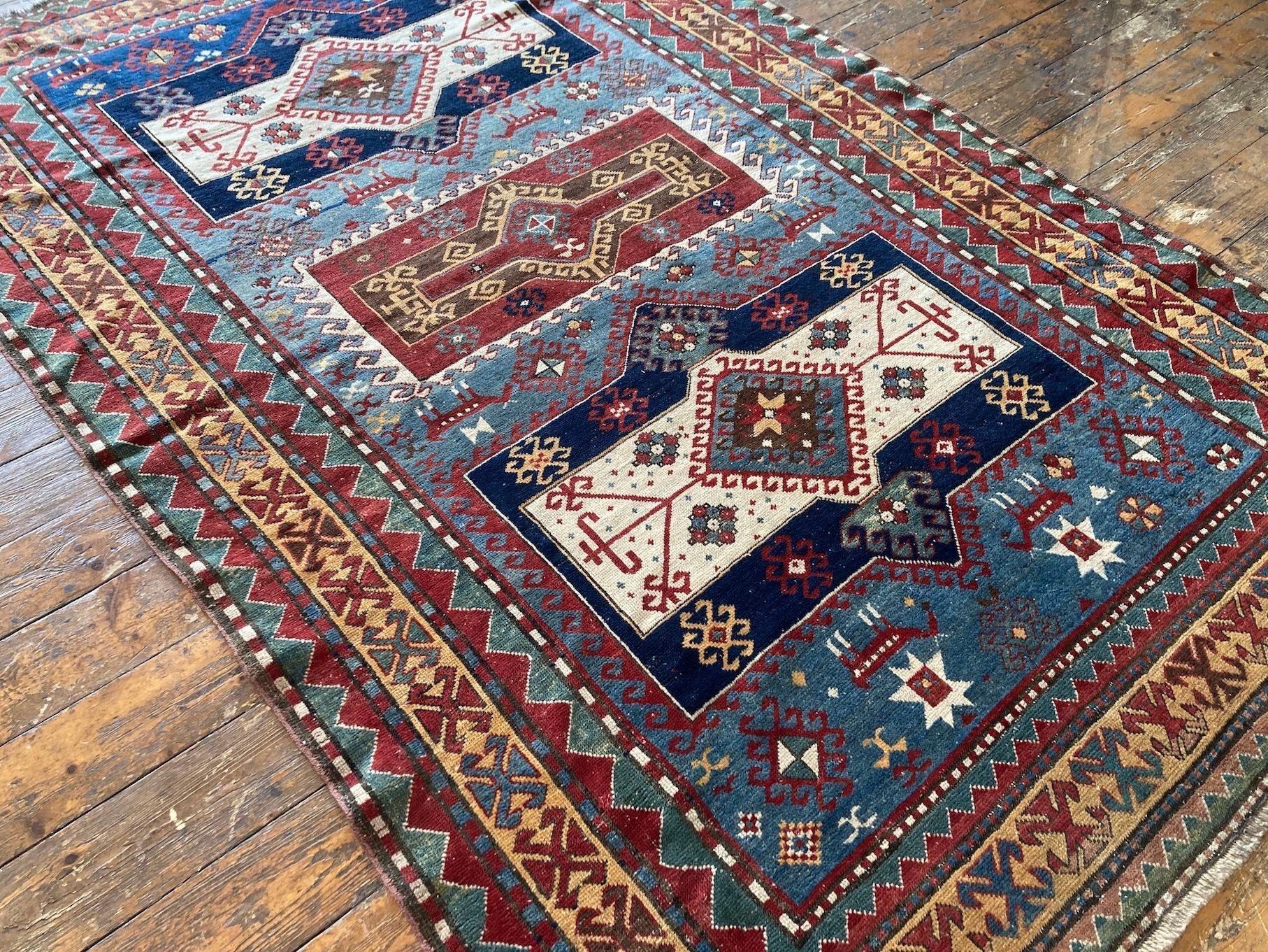 Laine Ancien tapis caucasien Kazak 2.43m x 1.62m en vente