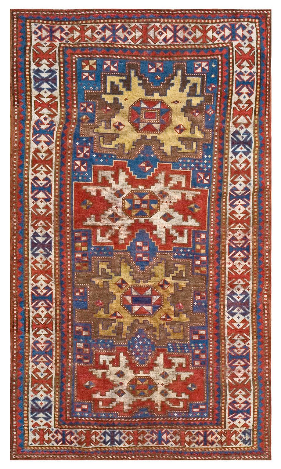 Antiker kaukasischer:: kasachischer Teppich (Handgeknüpft) im Angebot