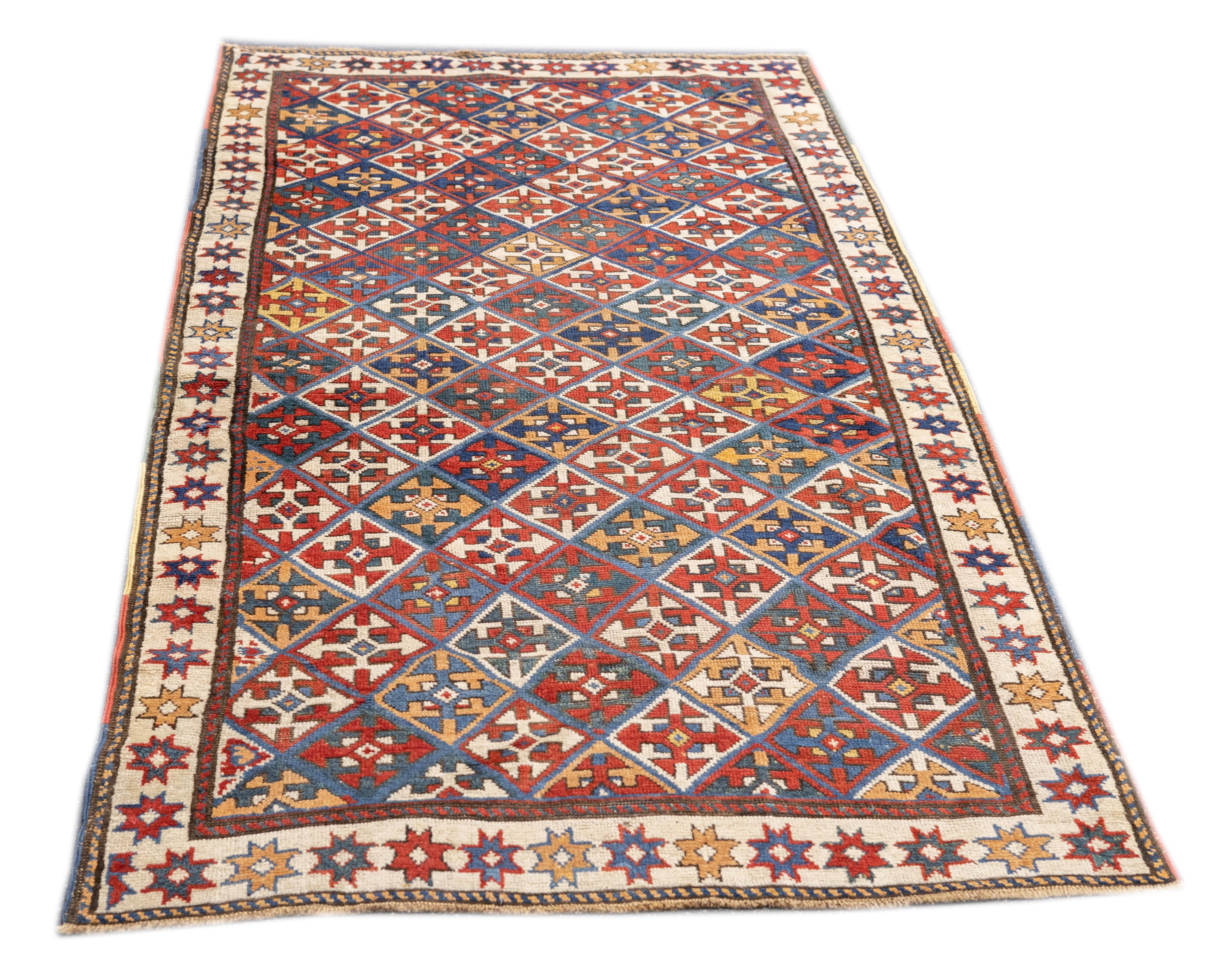 Antiker kaukasischer Kazak-Teppich 3'9'' x 7'2'' im Zustand „Gut“ im Angebot in New York, NY