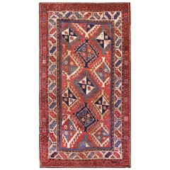 Antiker kaukasischer, kaukasischer Teppich  4' 4'' x 8' 0'