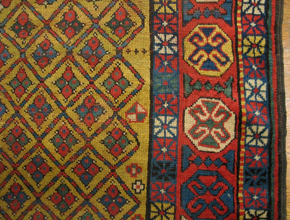 Antiker kaukasischer:: kasachischer Teppich (Kaukasisch) im Angebot