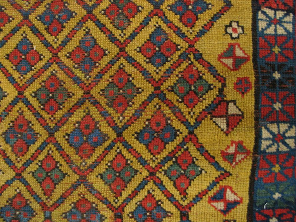 Antiker kaukasischer:: kasachischer Teppich im Zustand „Gut“ im Angebot in New York, NY