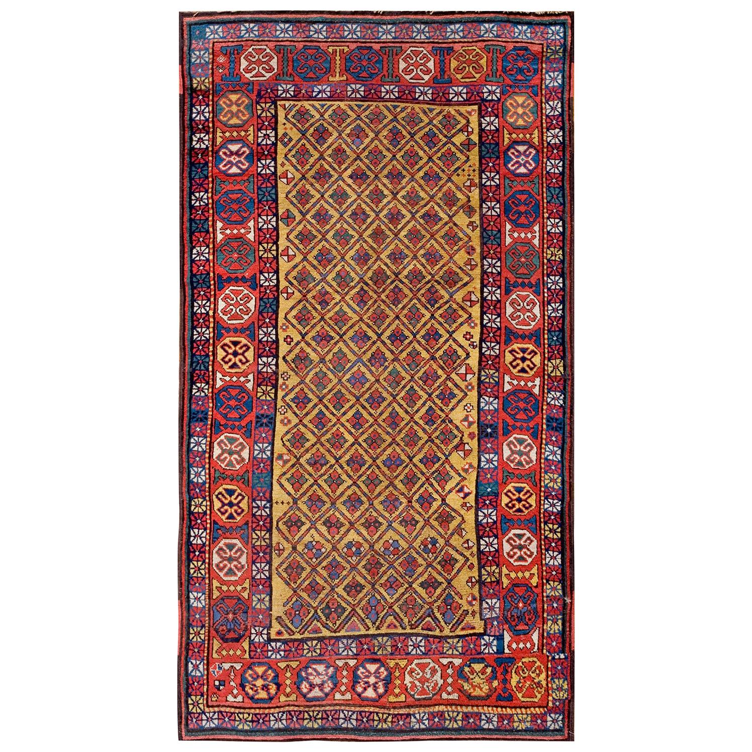 Antiker kaukasischer:: kasachischer Teppich im Angebot