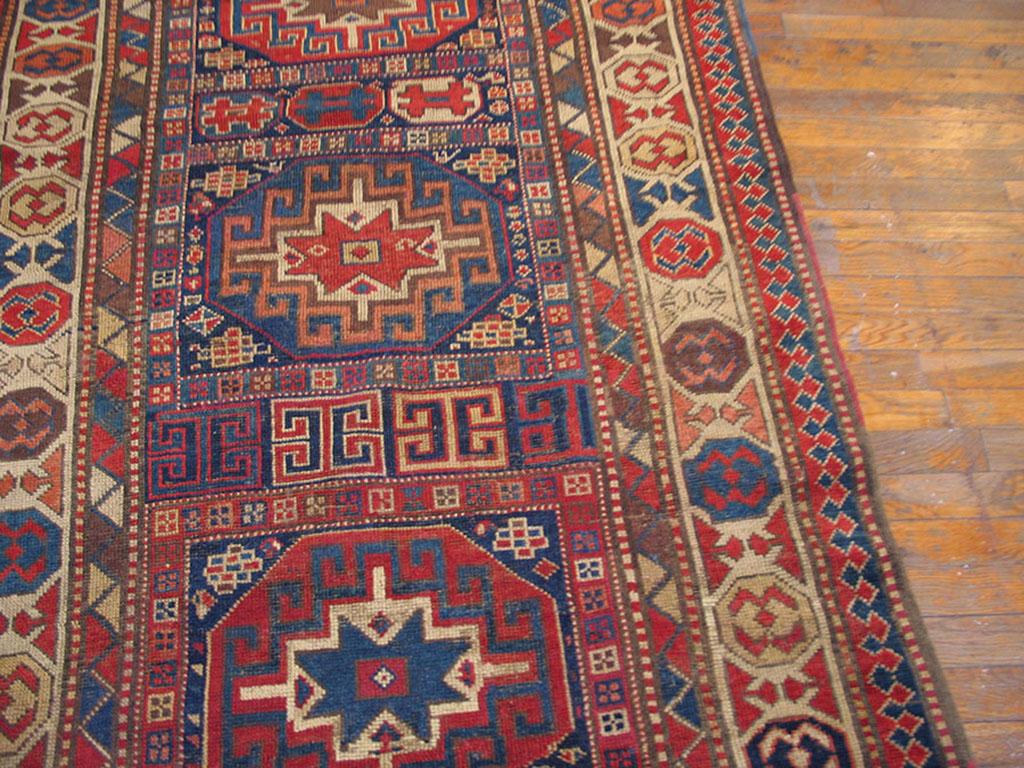 Noué à la main Tapis caucasien Kazak du 19ème siècle ( 4' x 10'5