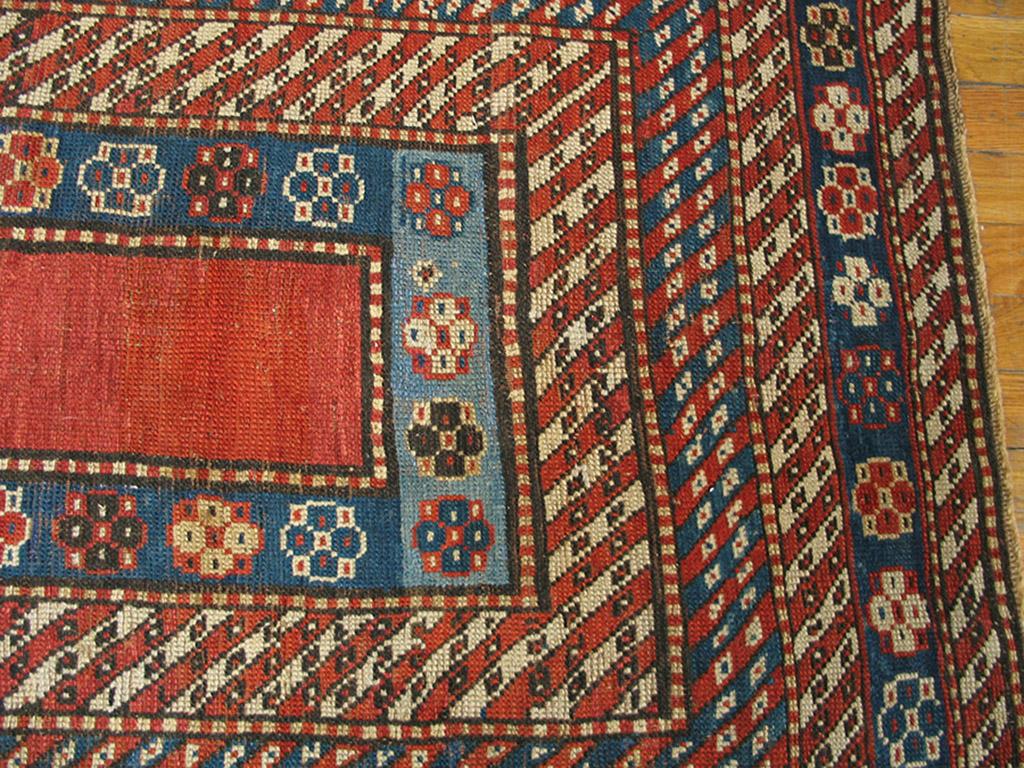 Kaukasischer Kazak-Teppich des 19. Jahrhunderts ( 4' x 6'10