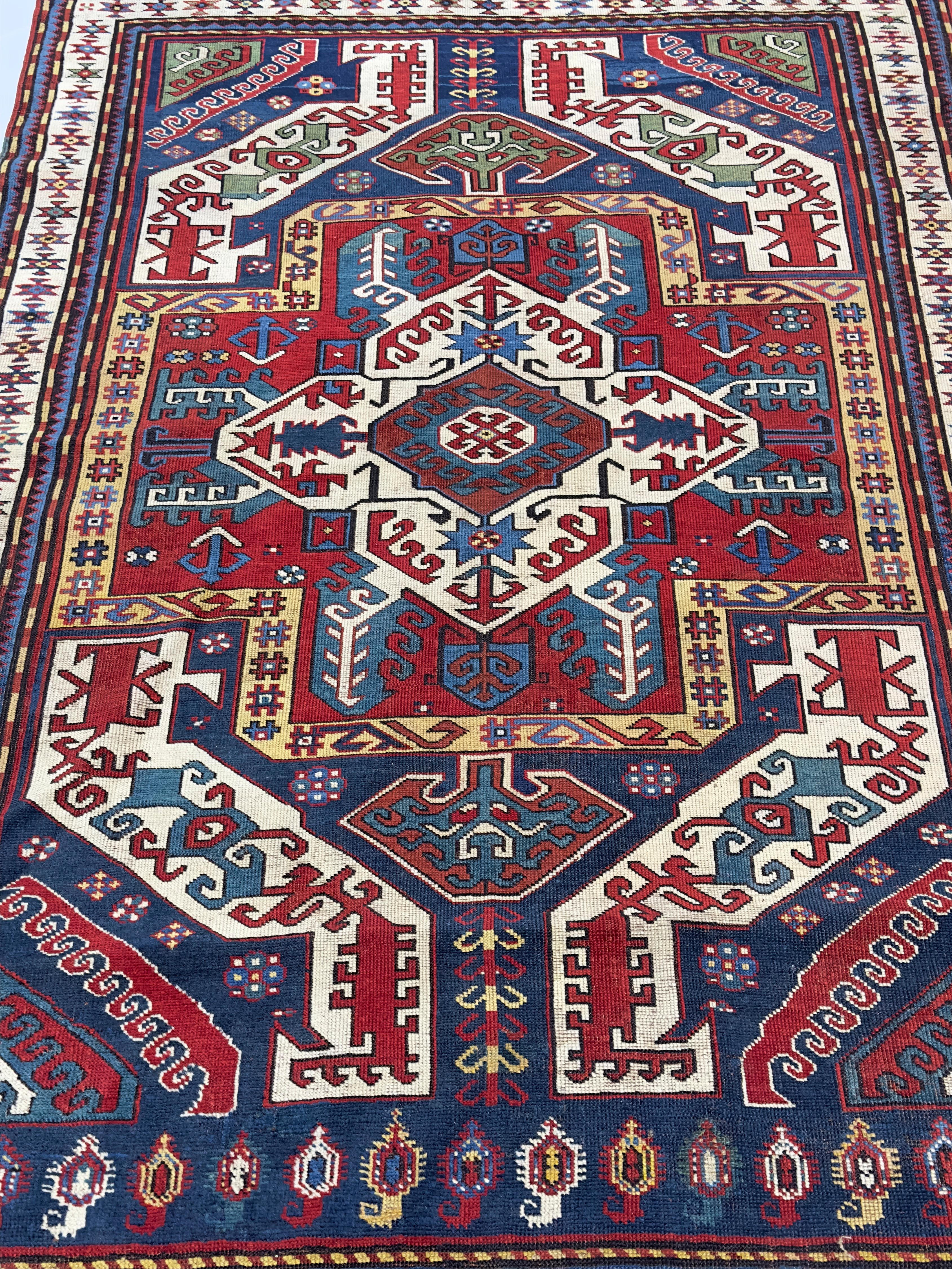 Lana Tappeto caucasico antico Kazak 4'4