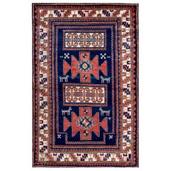 Tapis caucasien Kazak du début du 20ème siècle ( 4'4" x 6'6" - 132 x 198 )