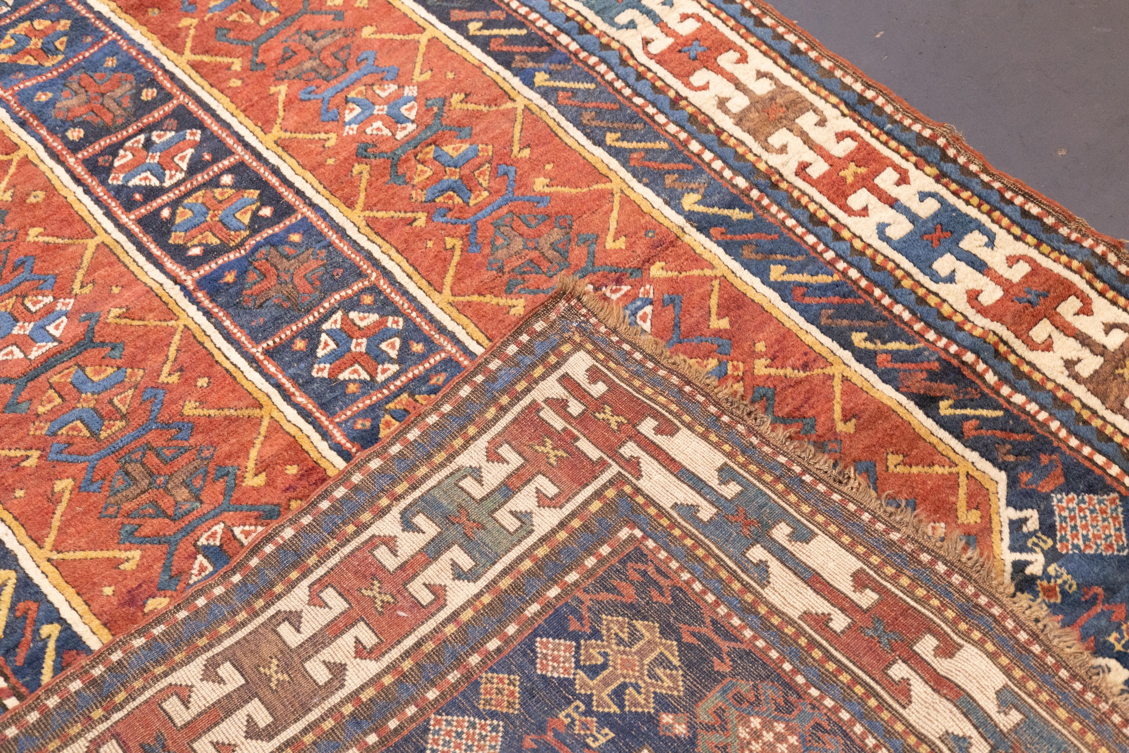 Antiker kaukasischer Kazak-Teppich 4'4'' x 8'0