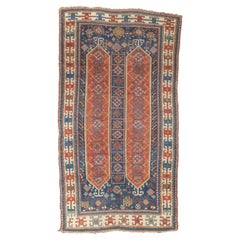 Antiker kaukasischer Kazak-Teppich 4'4'' x 8'0"