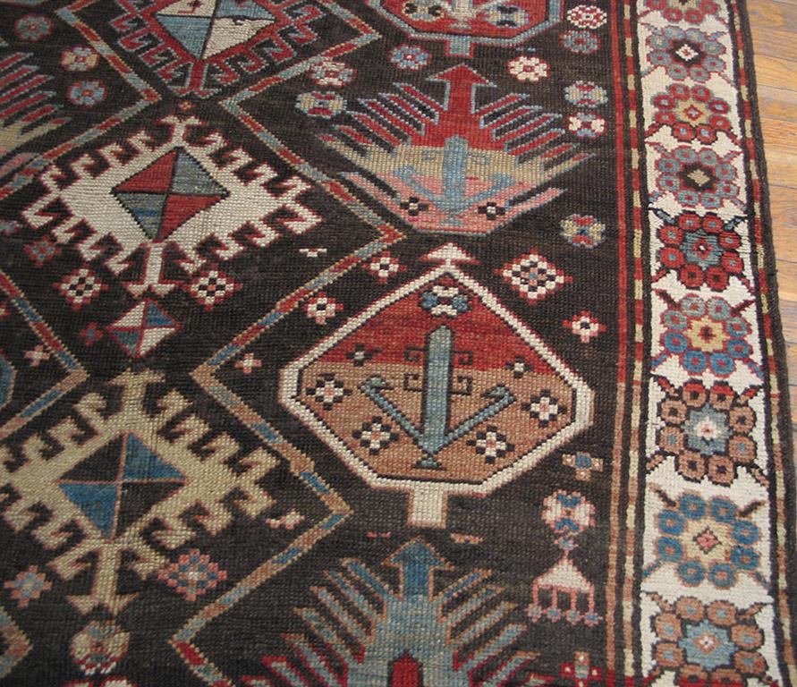 Noué à la main Tapis Kazak du Caucase de la fin du 19ème siècle ( 4'7
