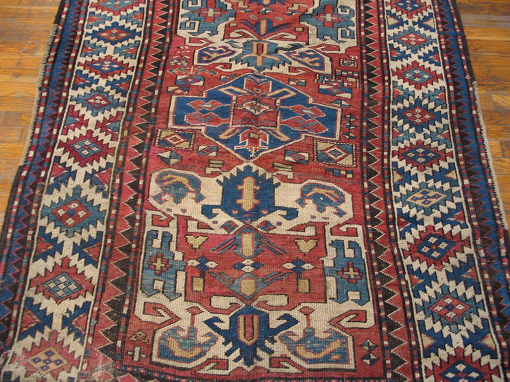 Noué à la main Tapis antique caucasien:: kazakh en vente