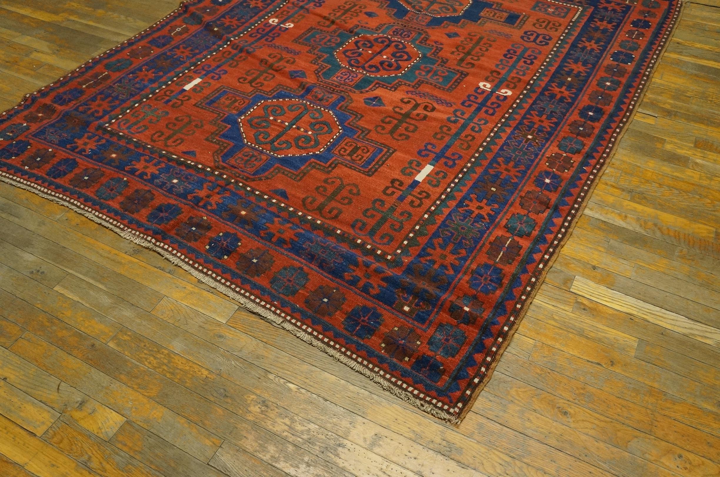 Early 20th Century Caucasian Kazak Carpet ( 6' x 7' - 183 x 213 ) In Good Condition For Sale In New York, NY