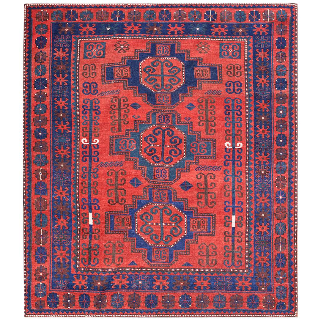 Tapis caucasien Kazak du début du 20ème siècle ( 6' x 7' - 183 x 213 ) en vente