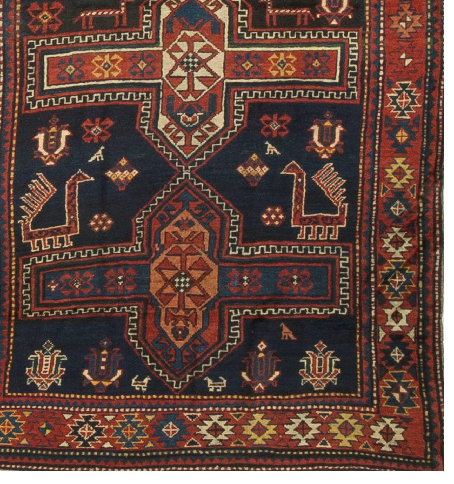 Alfombra antigua caucásica kazaka, circa 1900 Anudado a mano en venta
