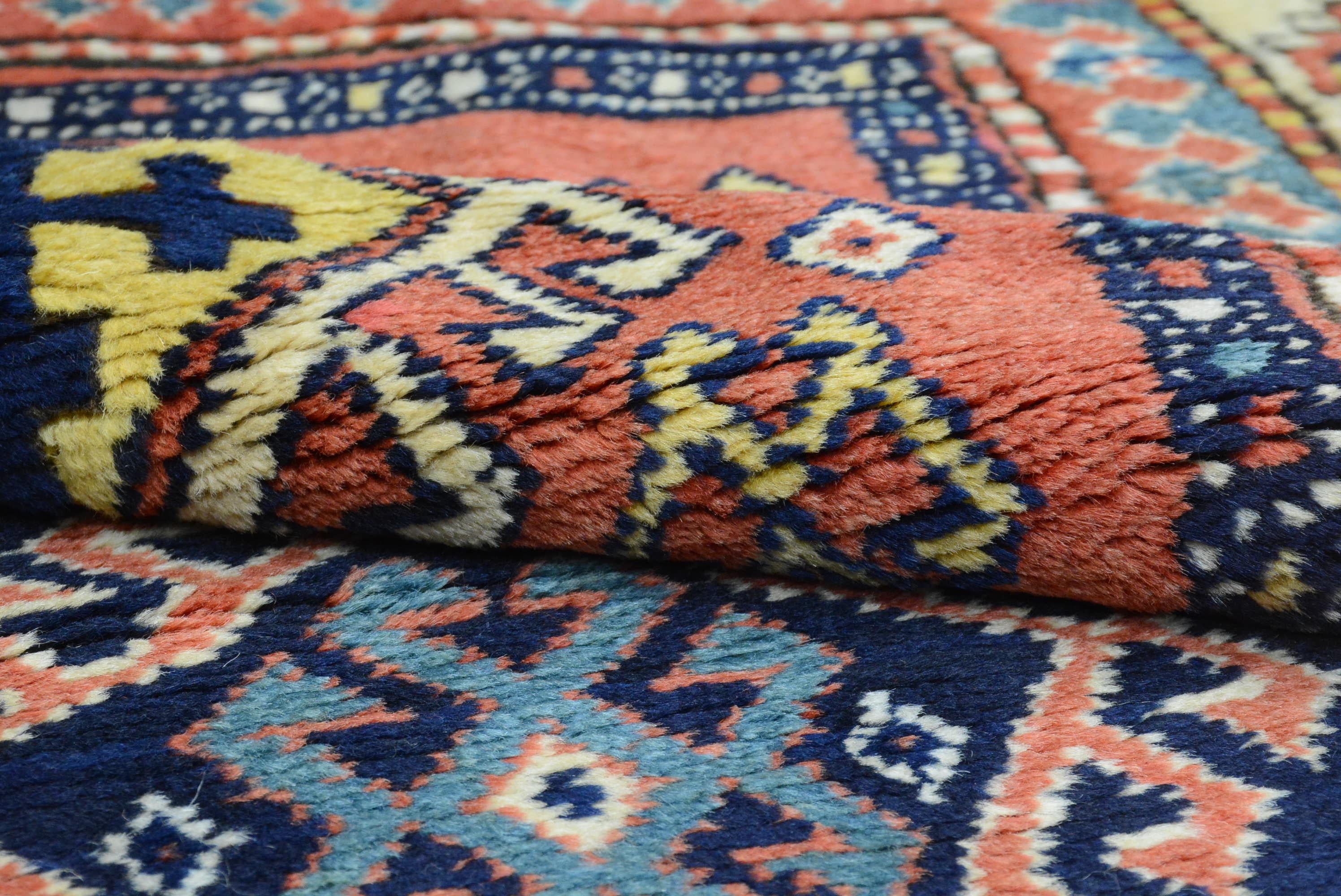 Early 20th Century Antique Caucasian Kazak Rug For Sale