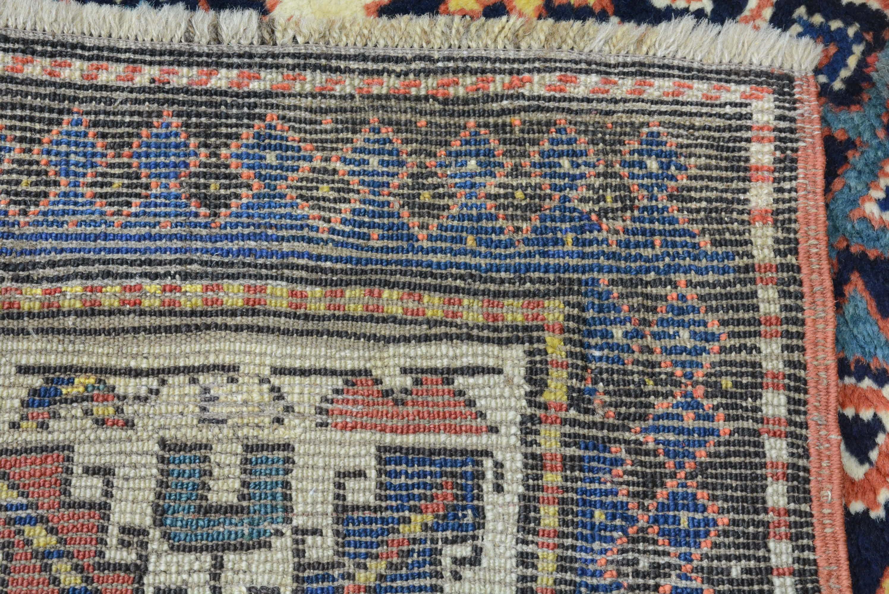 Laine Ancien tapis caucasien Kazak en vente