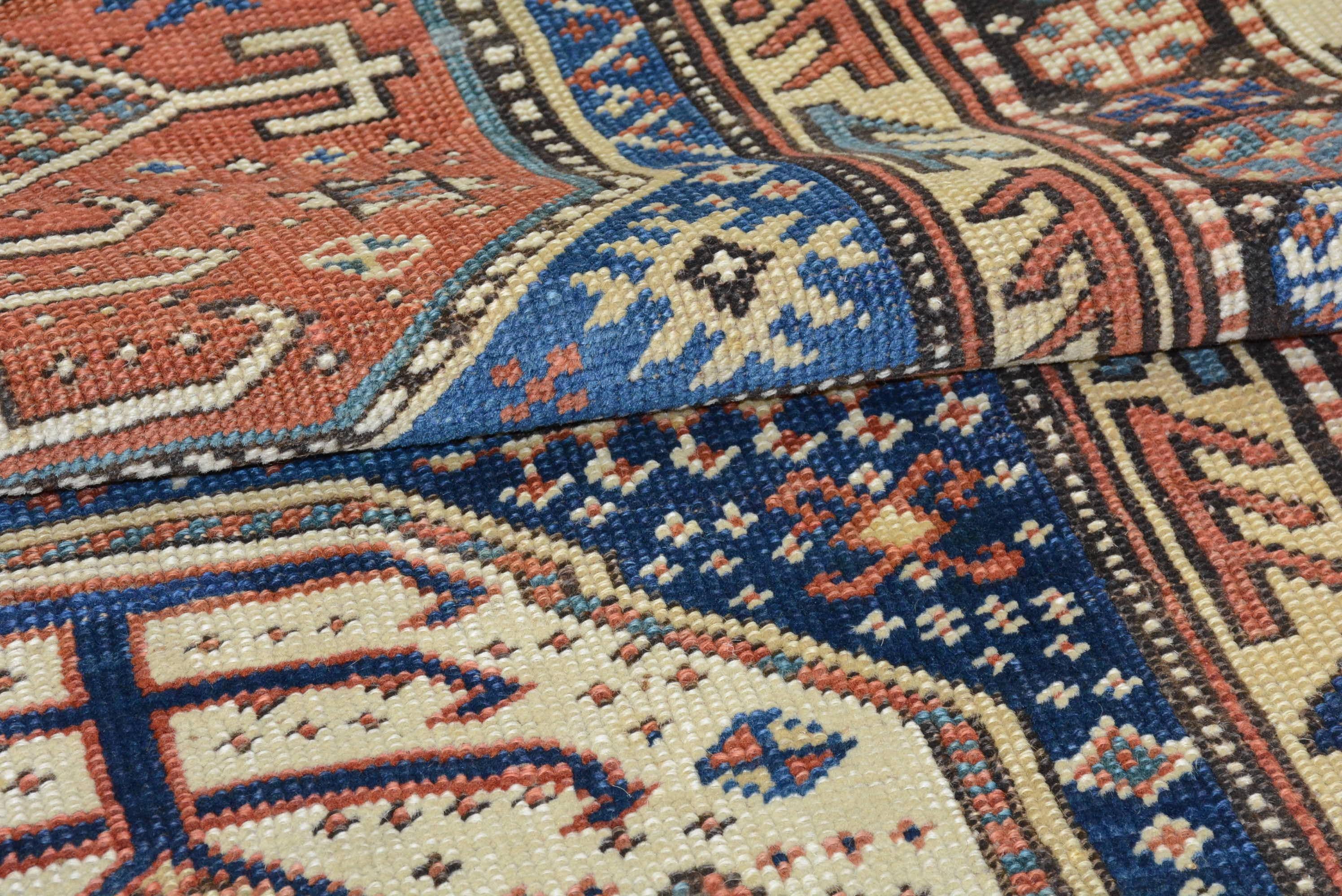 Antiker kaukasischer Kazak-Teppich im Angebot 1