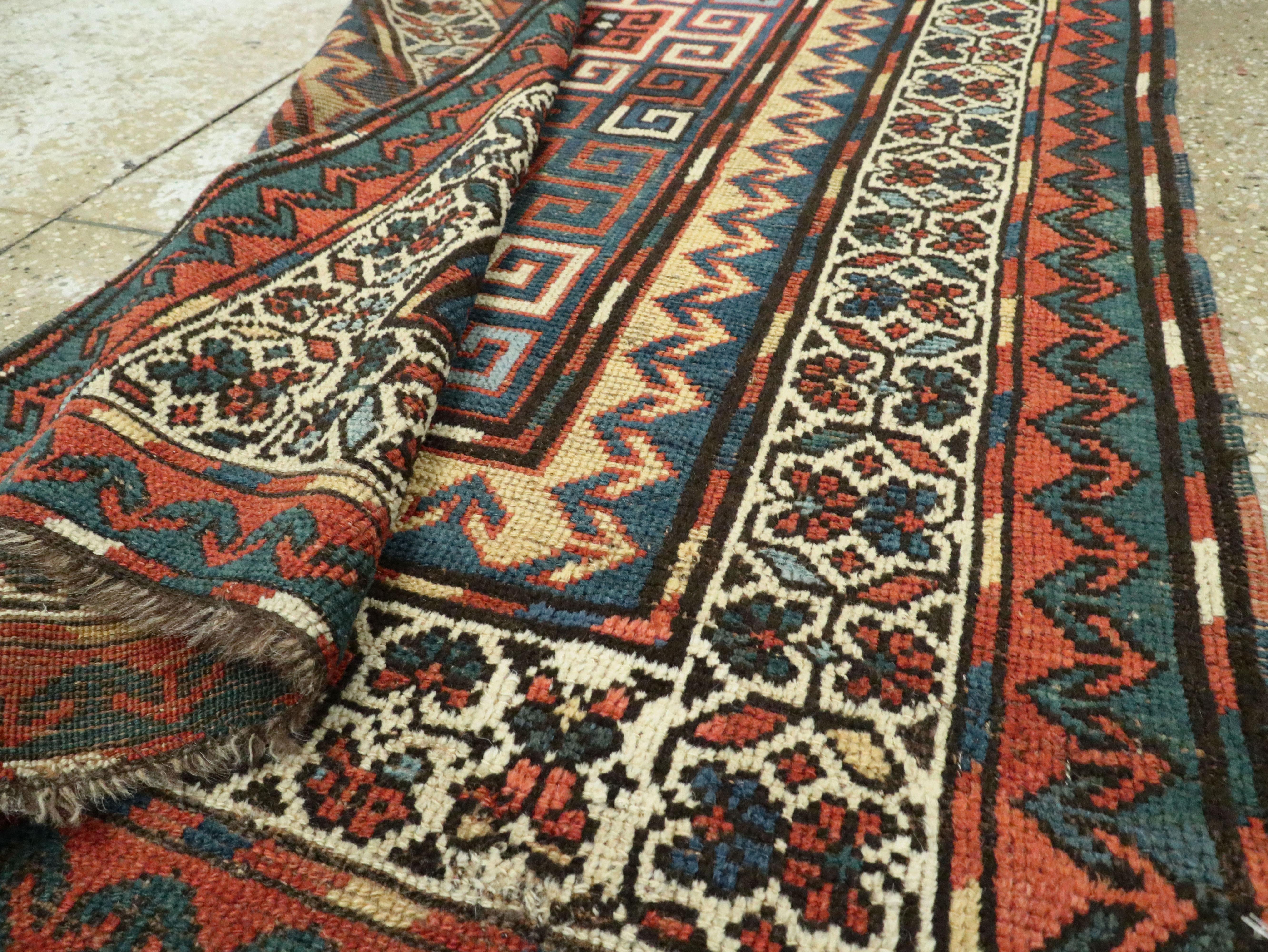 Antiker kaukasischer Kazak-Teppich (Wolle) im Angebot