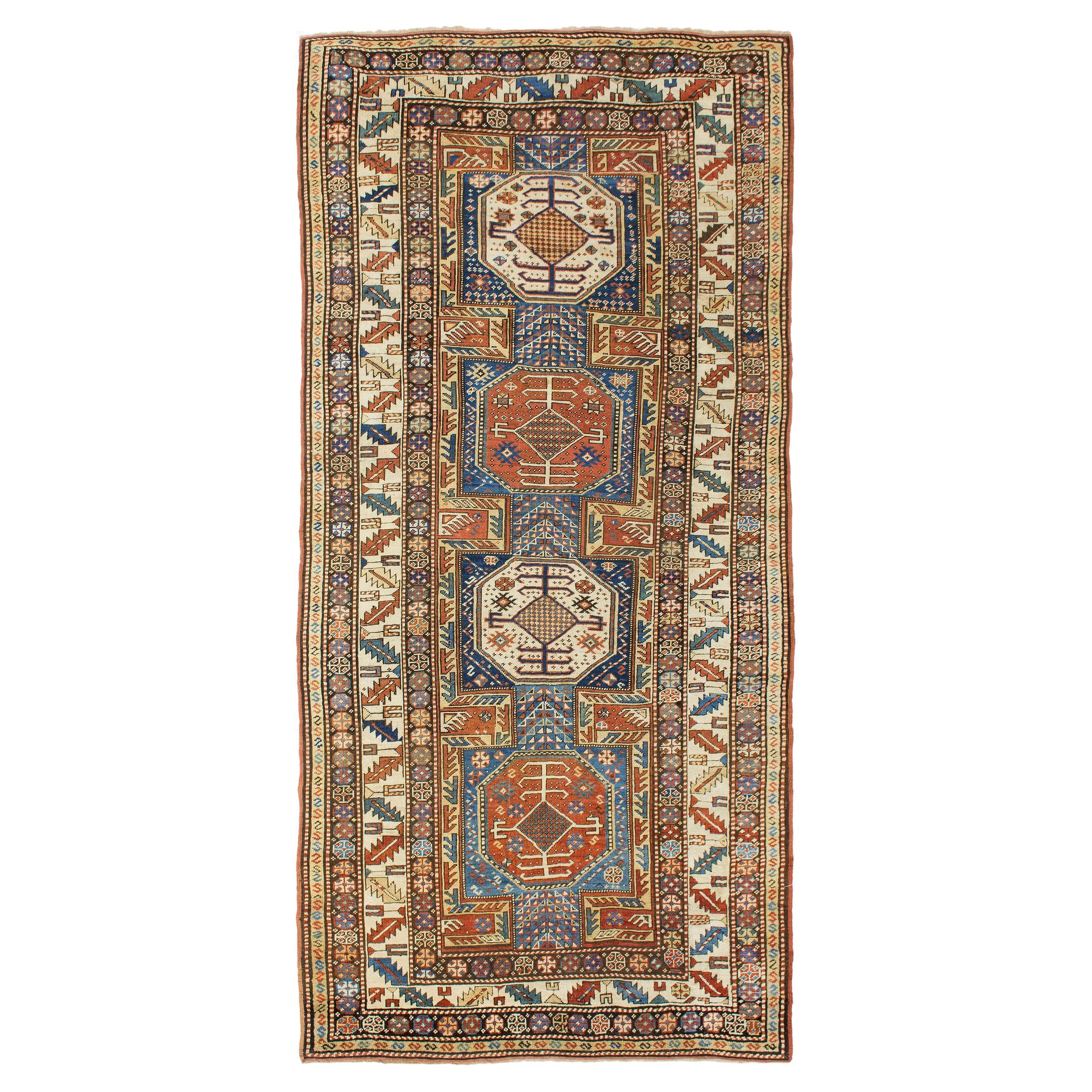 Antiker kaukasischer Kazak-Teppich im Angebot