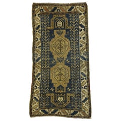 Tapis caucasien ancien du Kazak avec style tribal artisanal