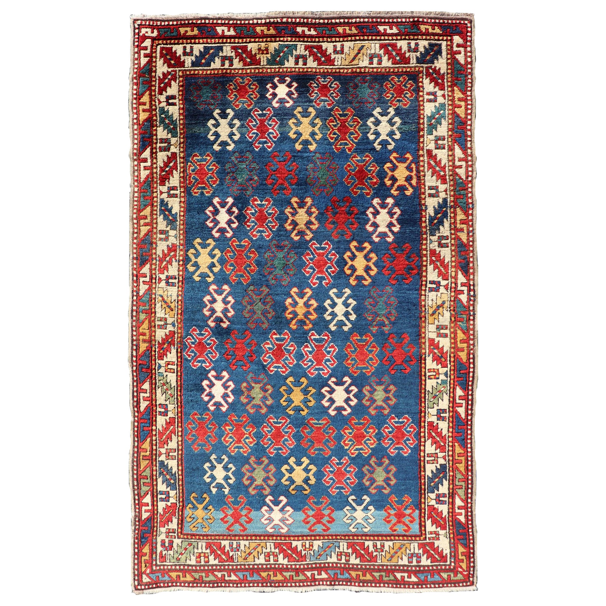 Antiker kaukasischer Kazak-Teppich mit geometrischen und Stammesmotiven 4'3" X7'6"