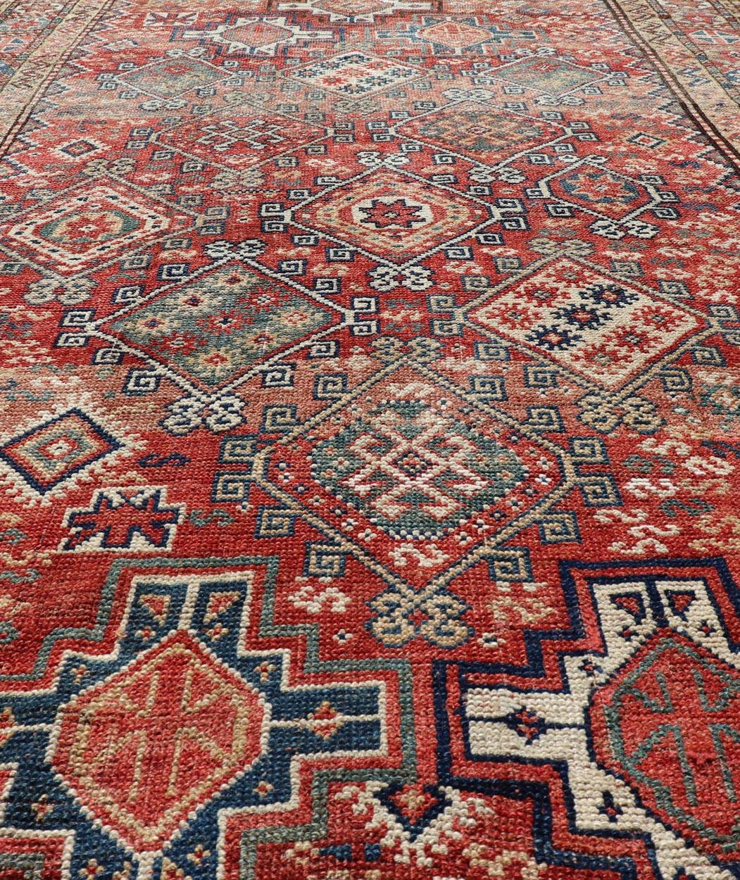 Antiker kaukasischer Kazak-Teppich mit geometrischem Design und Stammesmotiven  im Angebot 2