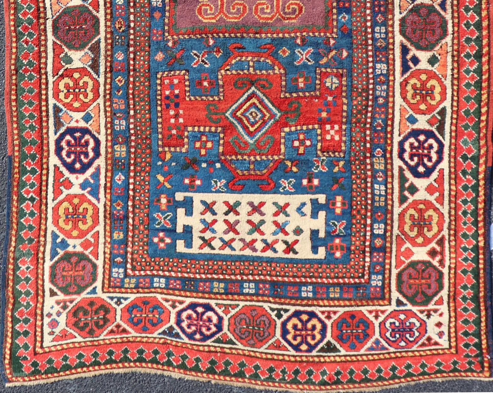 Antiker kaukasischer Kazak-Teppich mit geometrischen Medaillons 4'4