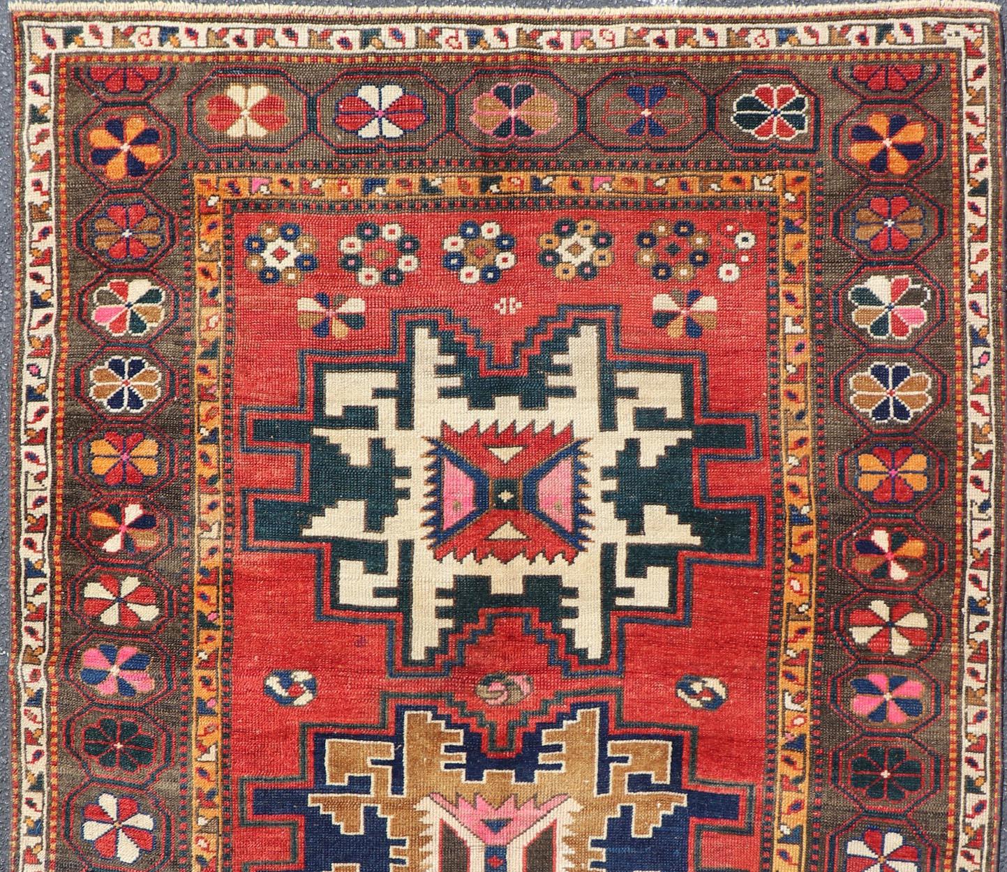 Antique Caucasian Kazak Rug with Sub-Geometric Star Medallions Design For Sale 3