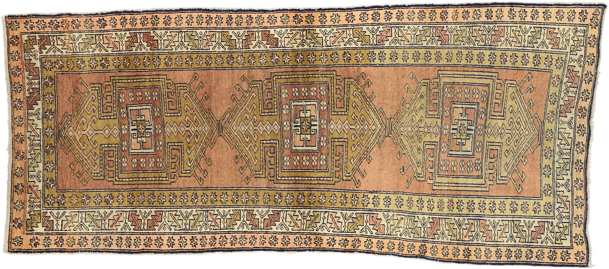 Tapis kazakh caucasien de style tribal de la fin du XIXe siècle en vente 1