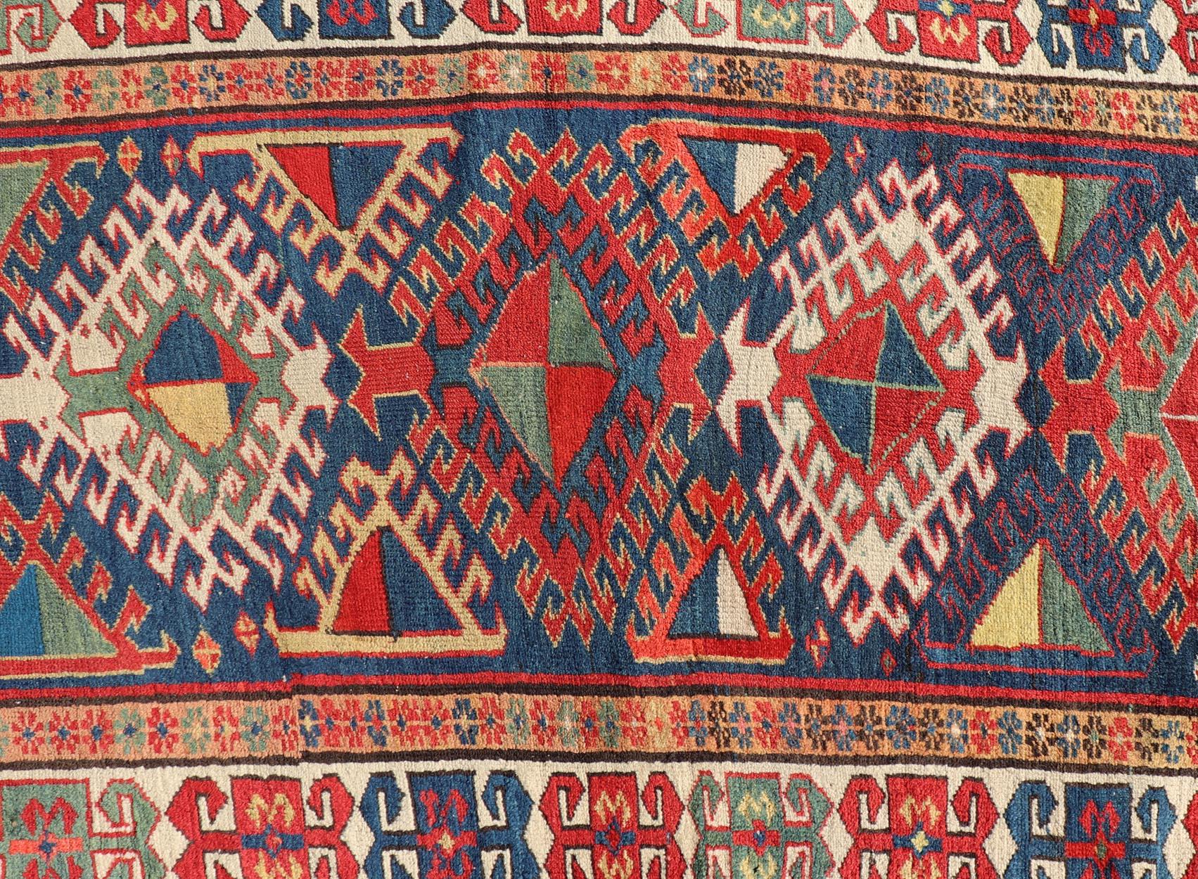Antique Tapis de course caucasien Kazak à motifs de médaillons complexes 3'8 x 10'2 en vente 3