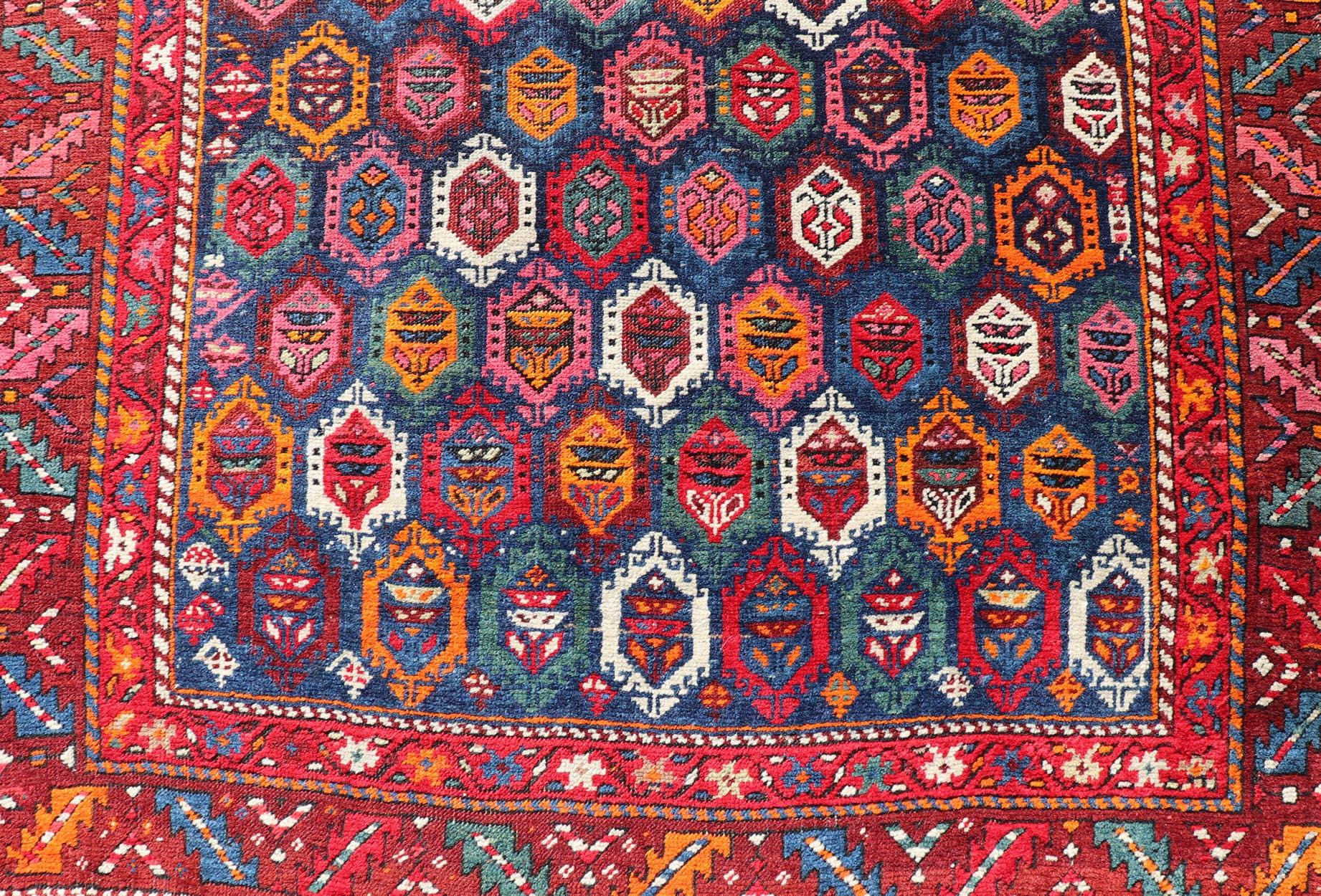 Tapis de couloir caucasien ancien avec motifs géométriques complexes 4'0 x 9'0 en vente 3