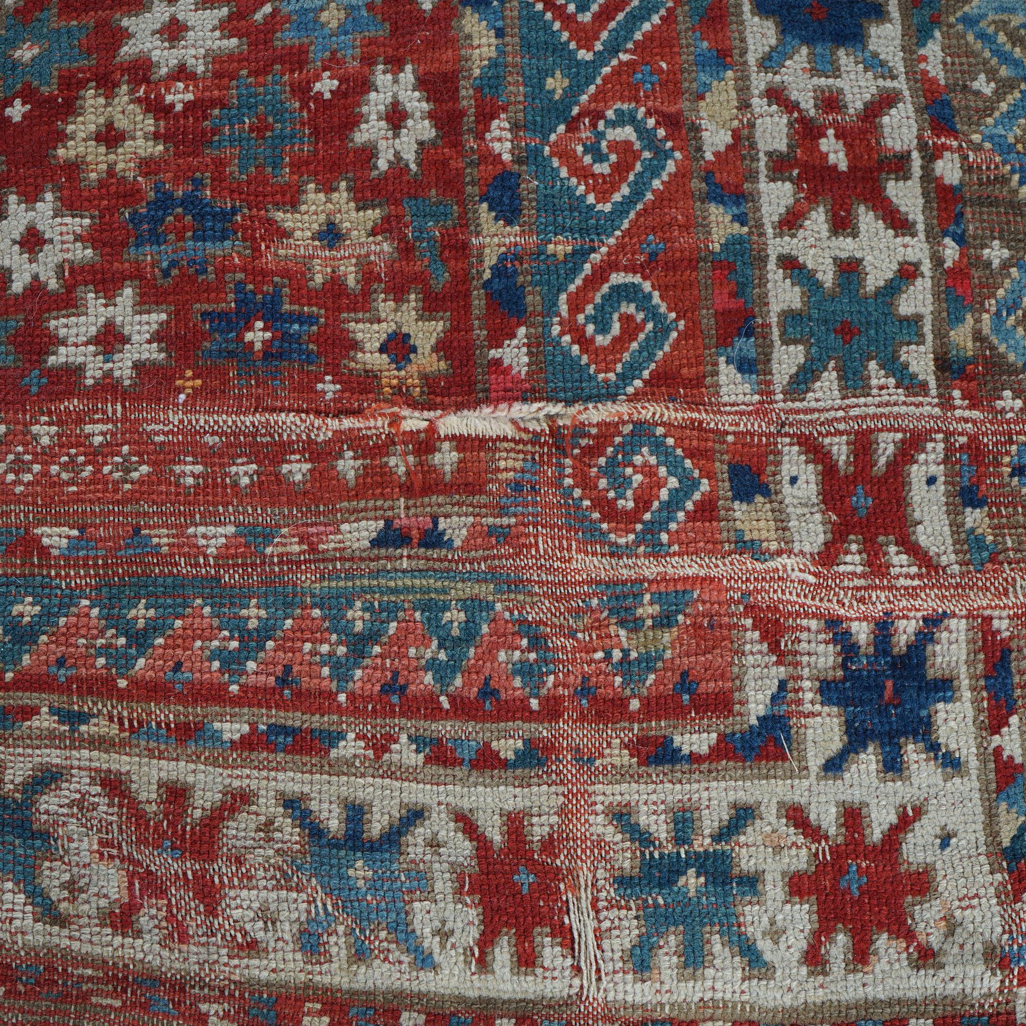 Antiker kaukasischer Kazak-Sewan-Ottomanischer Teppich aus Kasachstan, Mittelmedaillon und Widderhorn, um 1890 im Angebot 7