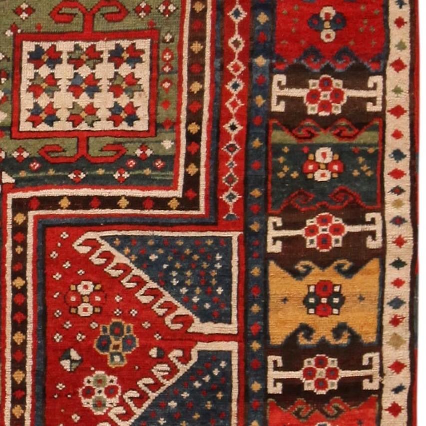 Antique Caucasian Kazak Sewan Rug. 5 ft 10 in x 7 ft 6 in In Good Condition For Sale In New York, NY