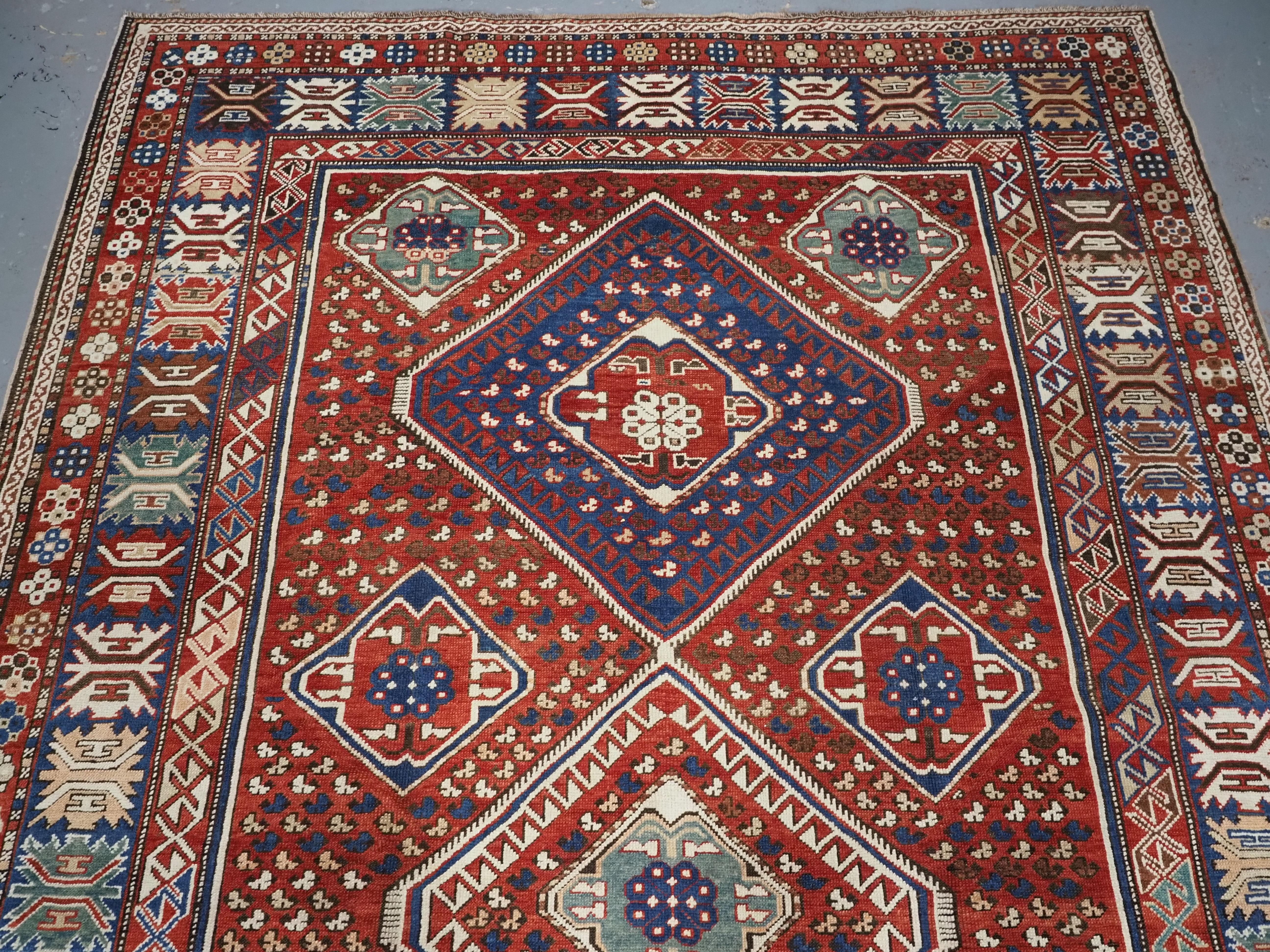 Antiker kaukasischer Khila-Teppich,  Baku-Region im östlichen Kaukasus.  Um 1890. (Asiatisch) im Angebot
