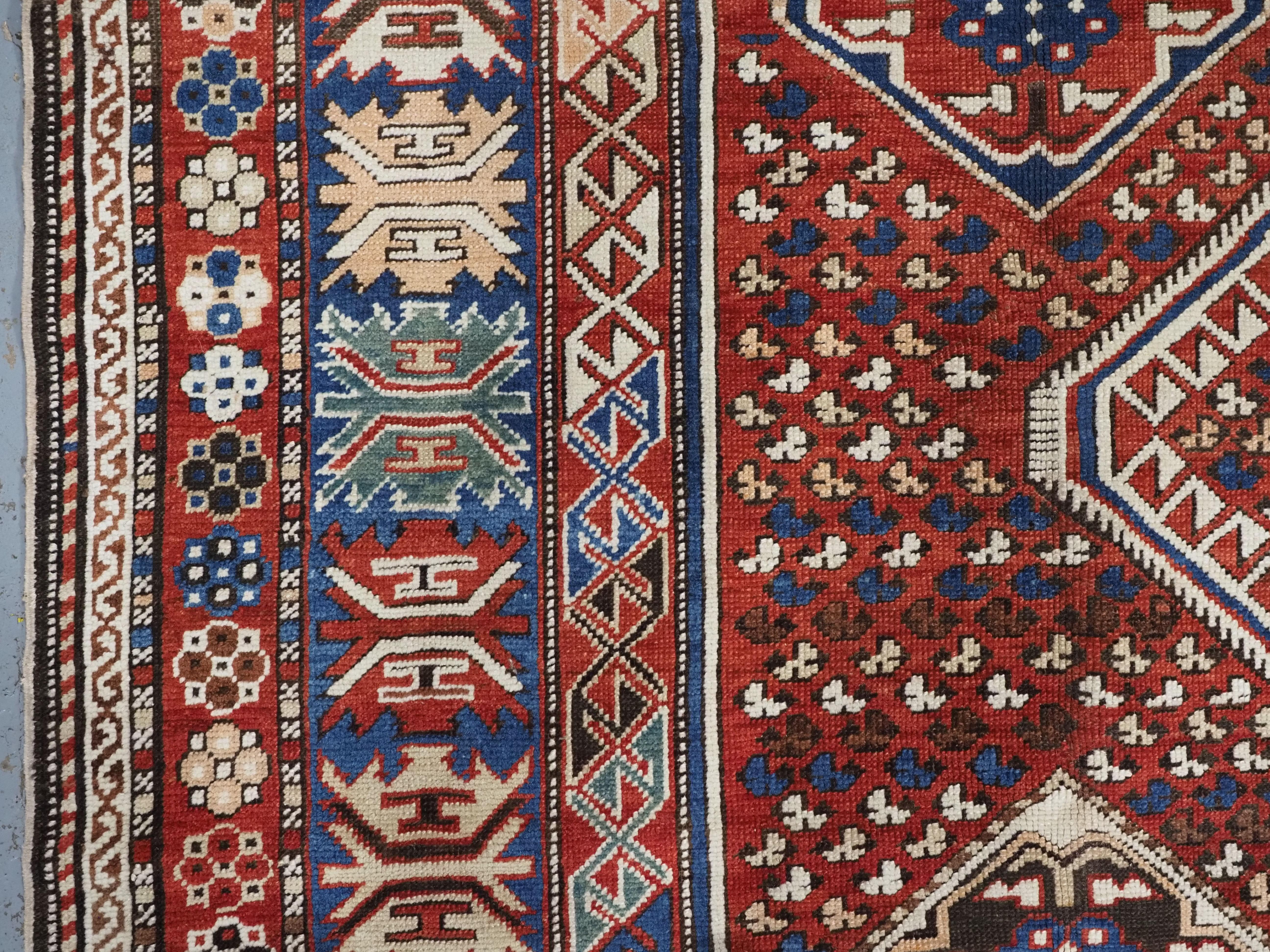 Antiker kaukasischer Khila-Teppich,  Baku-Region im östlichen Kaukasus.  Um 1890. im Angebot 1