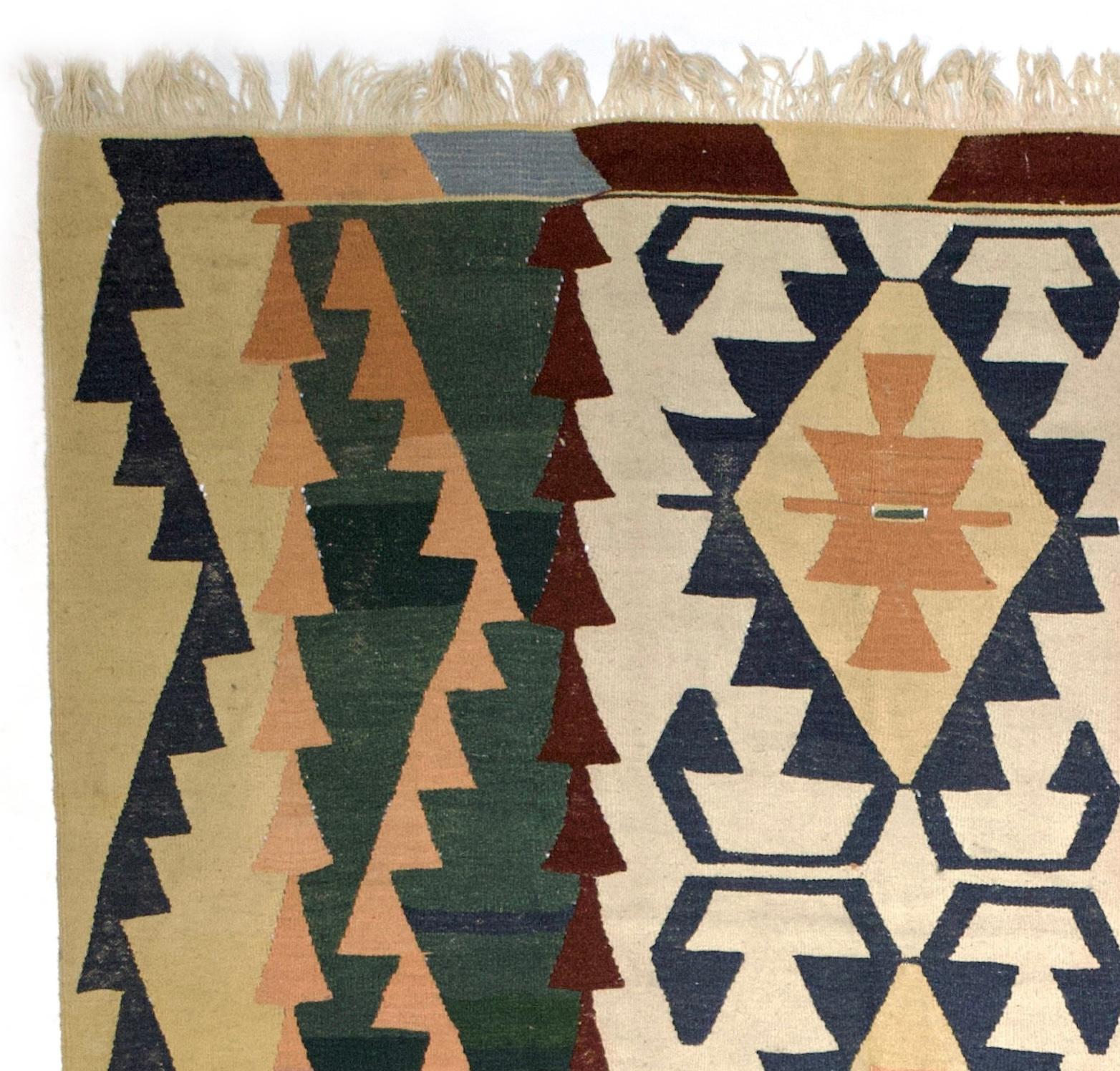 Caucasien Rug & Kilim antique du Caucase 6'4 x 8'3 en vente