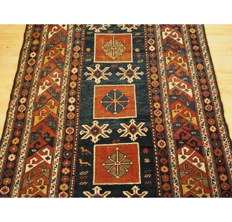 Antiker kaukasischer Karagashli-Teppich aus der kubanischen Region Kuba, um 1900 im Zustand „Gut“ im Angebot in Moreton-In-Marsh, GB