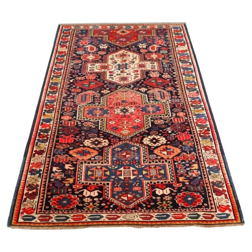 Antiker kaukasischer Teppich aus der Kuba-Region mit kreuzförmigen Medaillons, um 1900/20 im Angebot