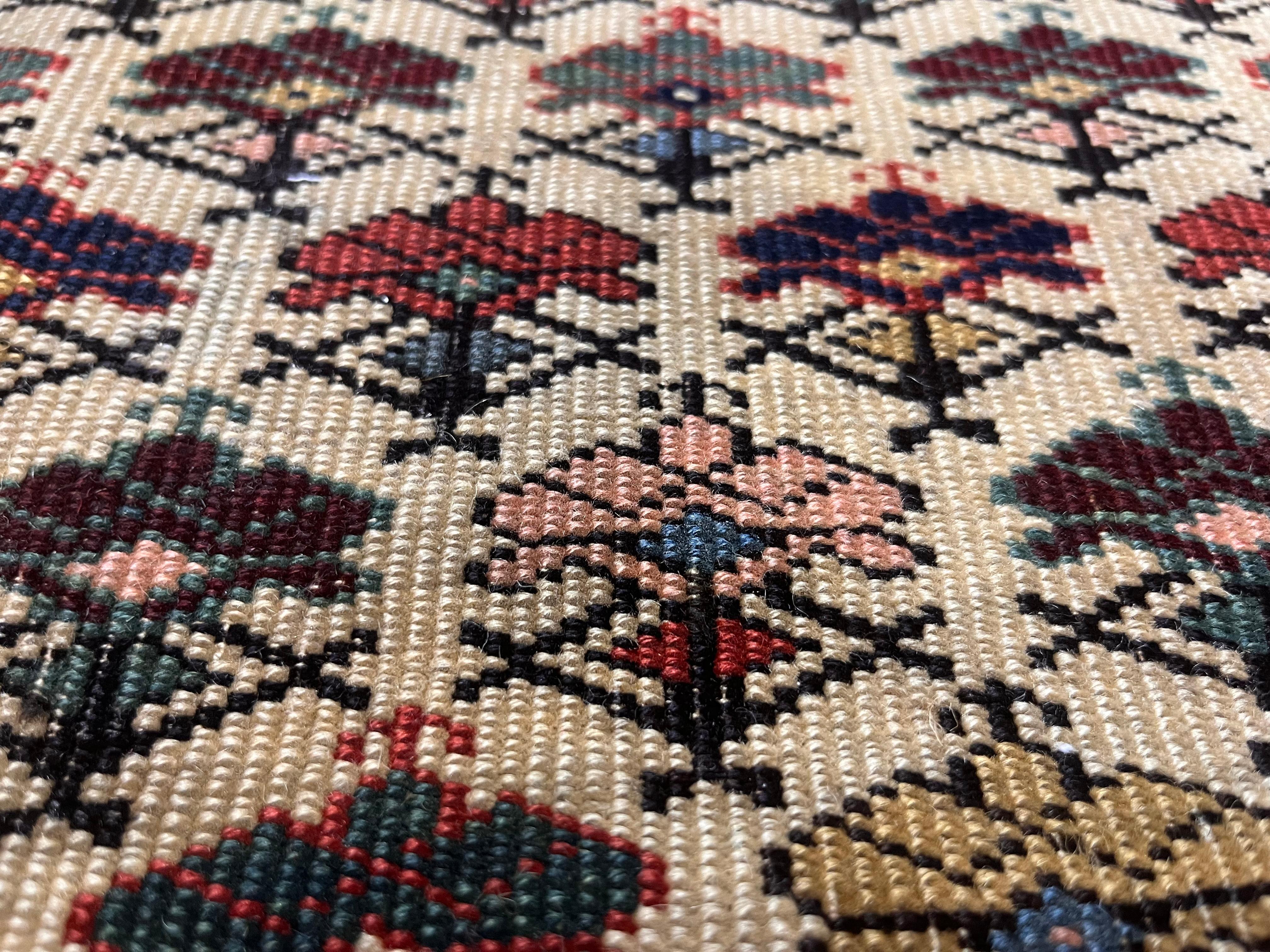 Antiker kaukasischer Kuba-Teppich 3'6