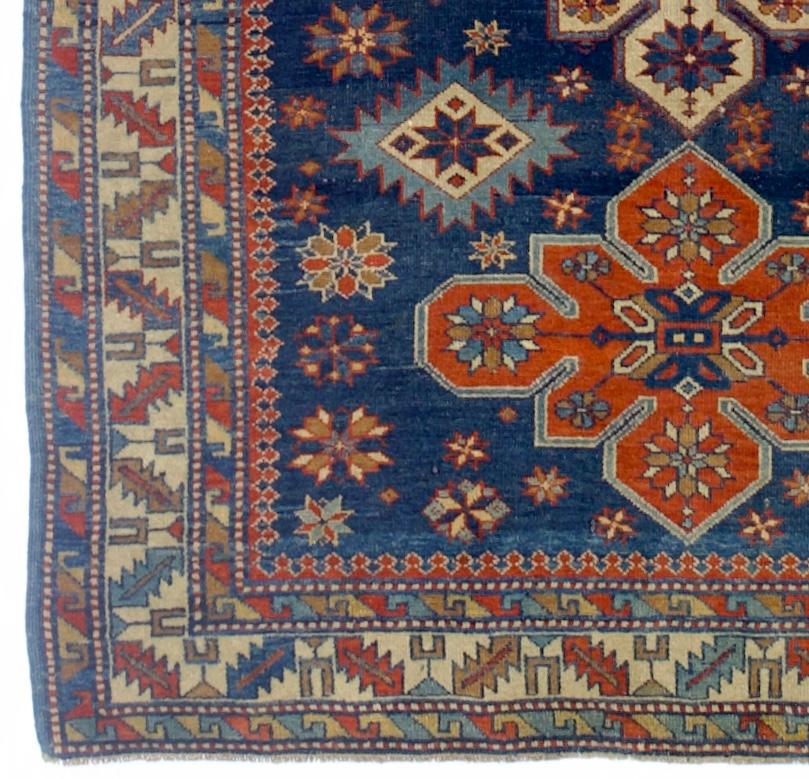 Tapis Kuba ancien du Caucase 3'7 x 4'4 Bon état - En vente à New York, NY