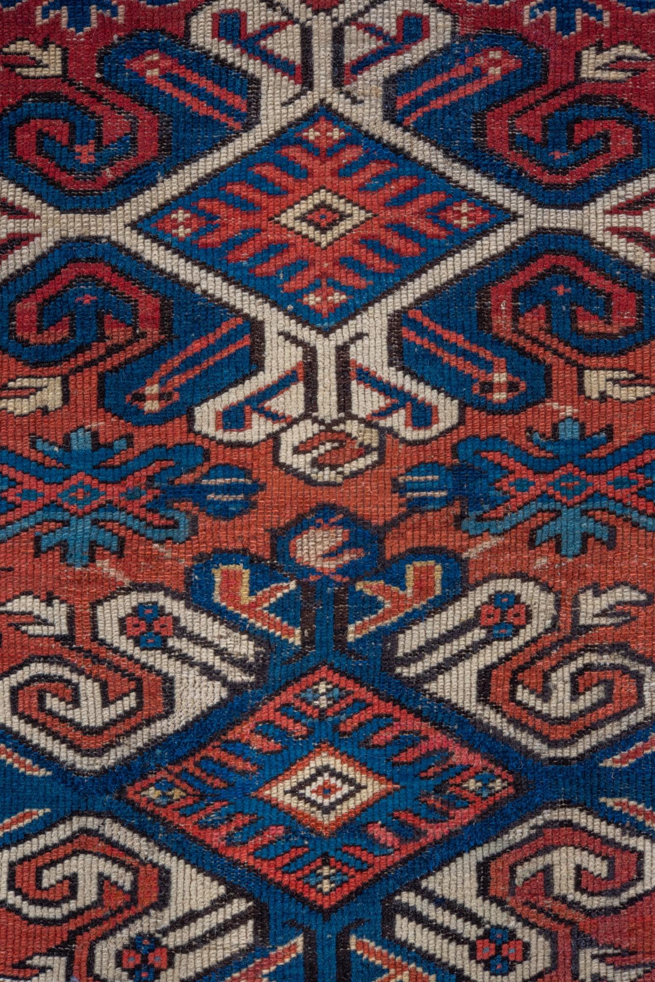 Noué à la main Tapis Kuba caucasien ancien en vente