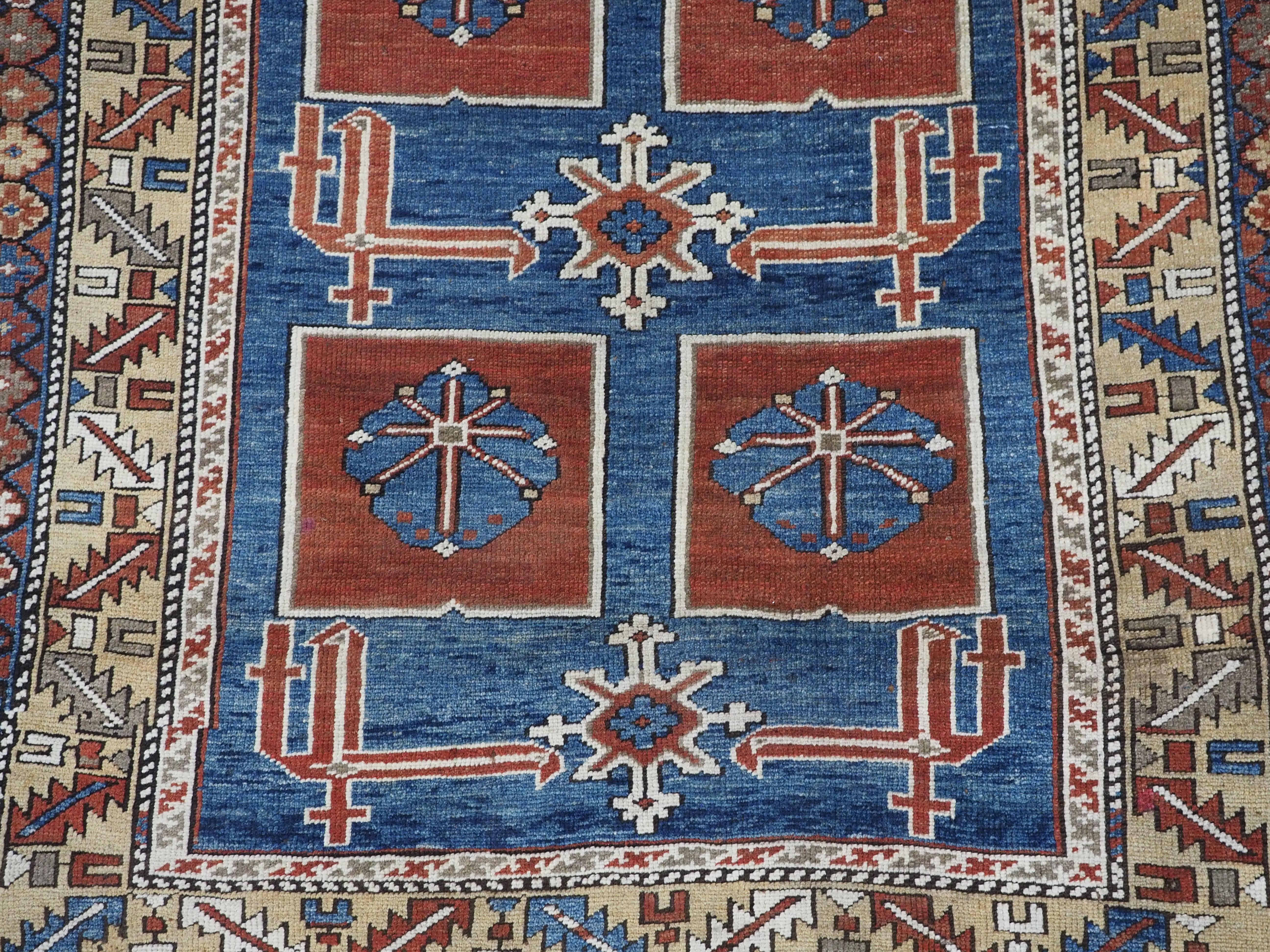 Antiker kaukasischer Kuba-Teppich aus dem Dorf Karagashli, um 1880. im Angebot 3
